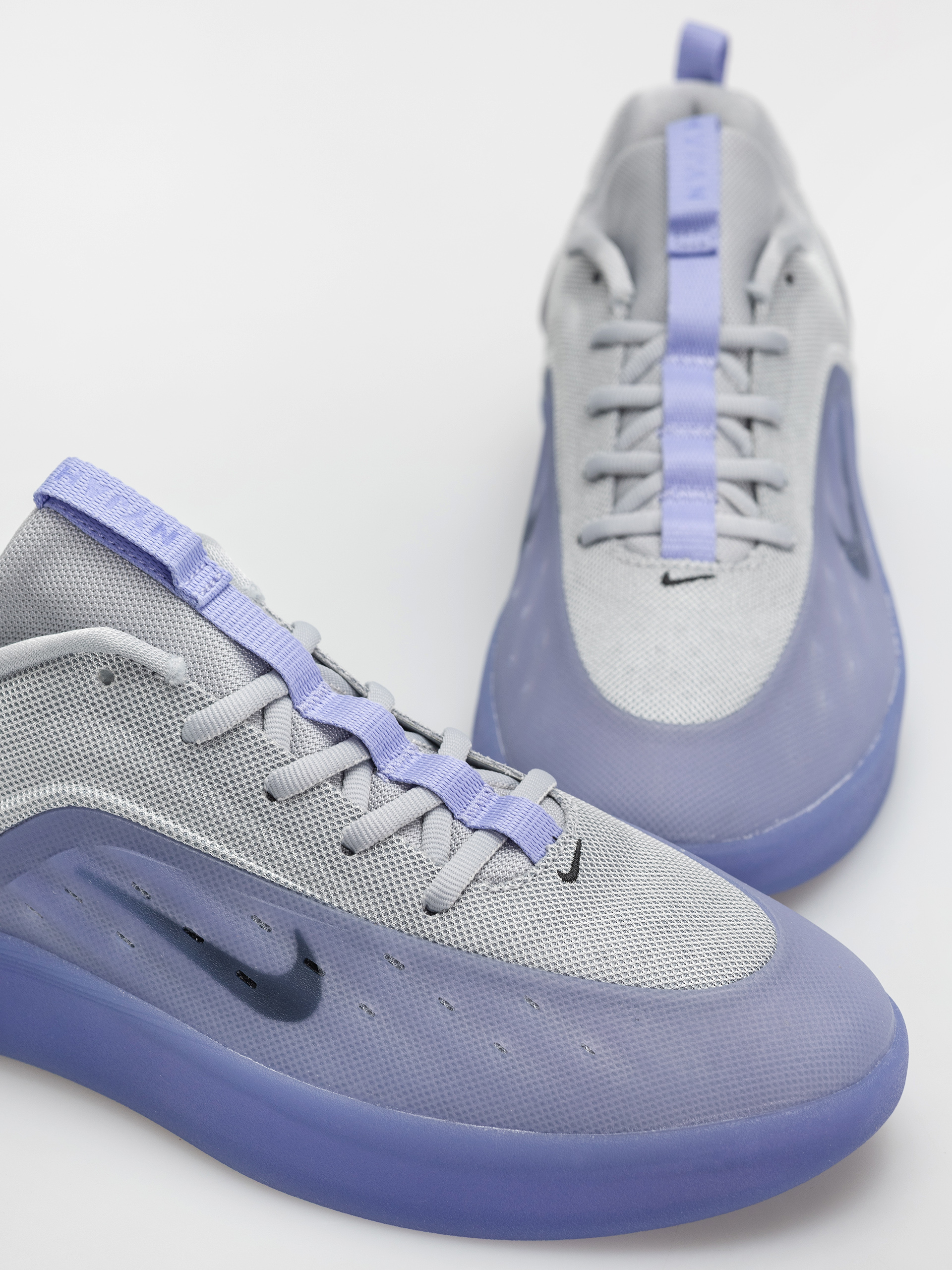 Buty Nike SB Zoom Nyjah 4 (light thistle/black light thistle)