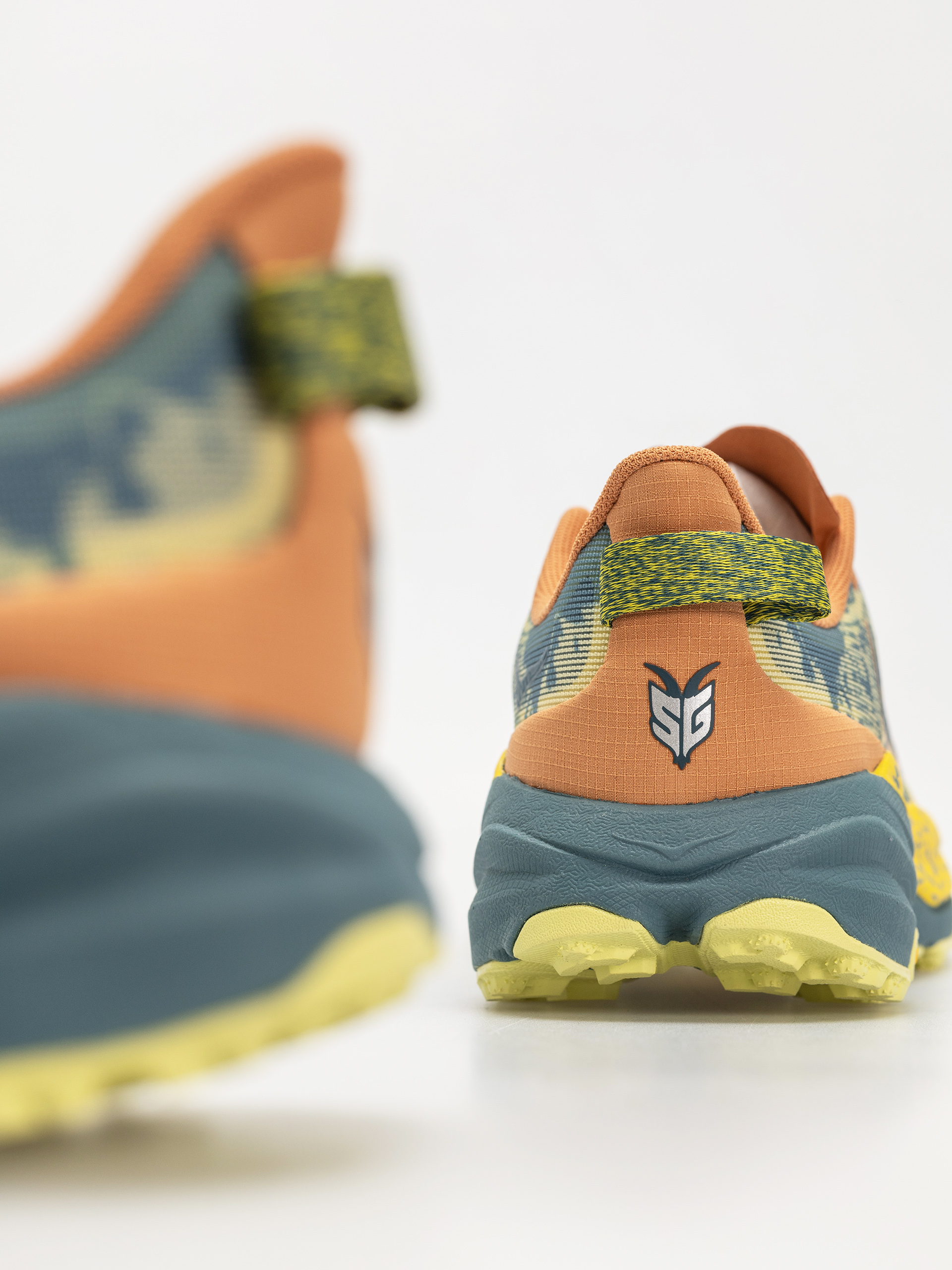 Buty Hoka Speedgoat 6 (terra cotta/mountain fog)