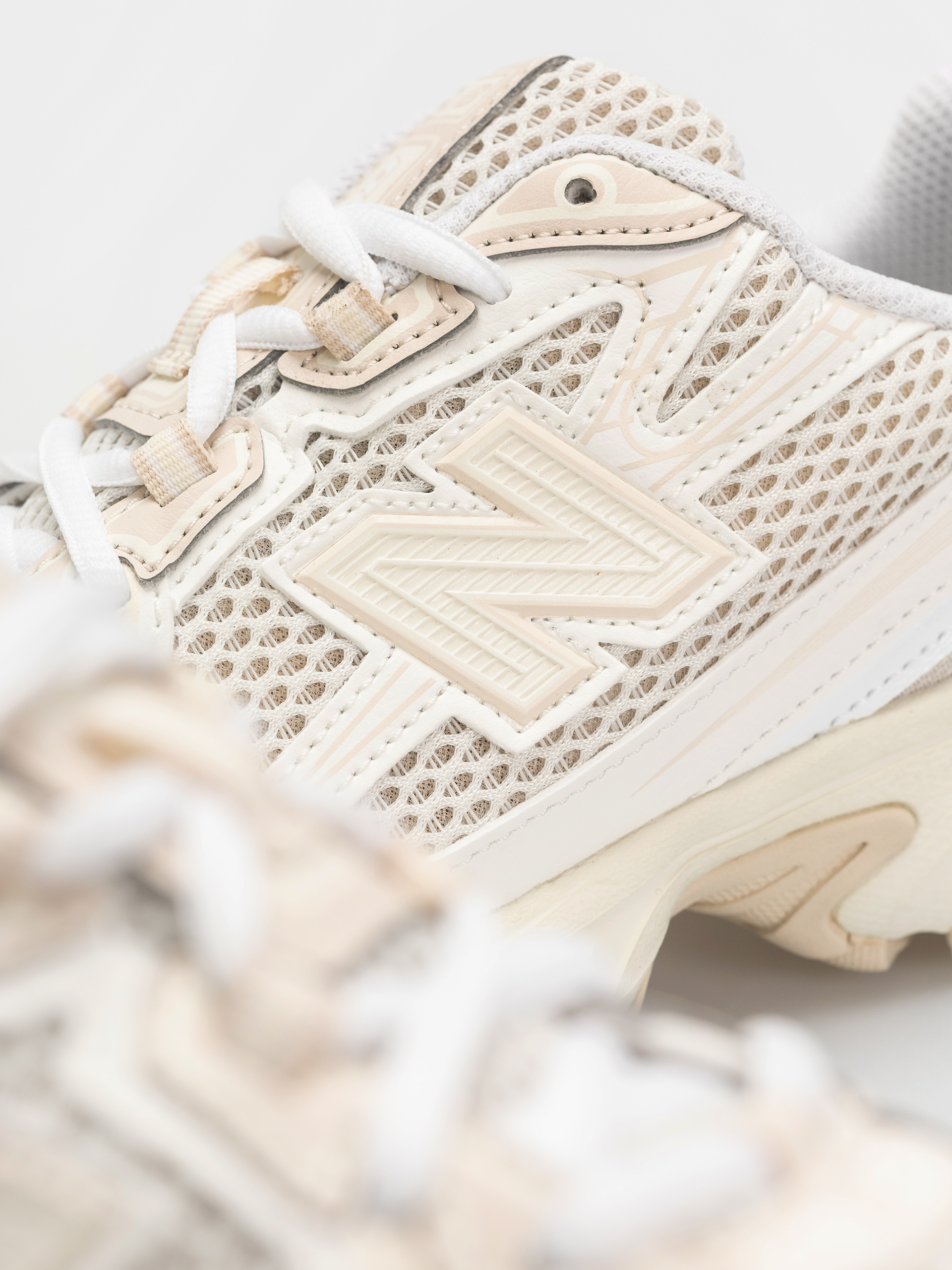 Buty New Balance 740 JR (sea salt)