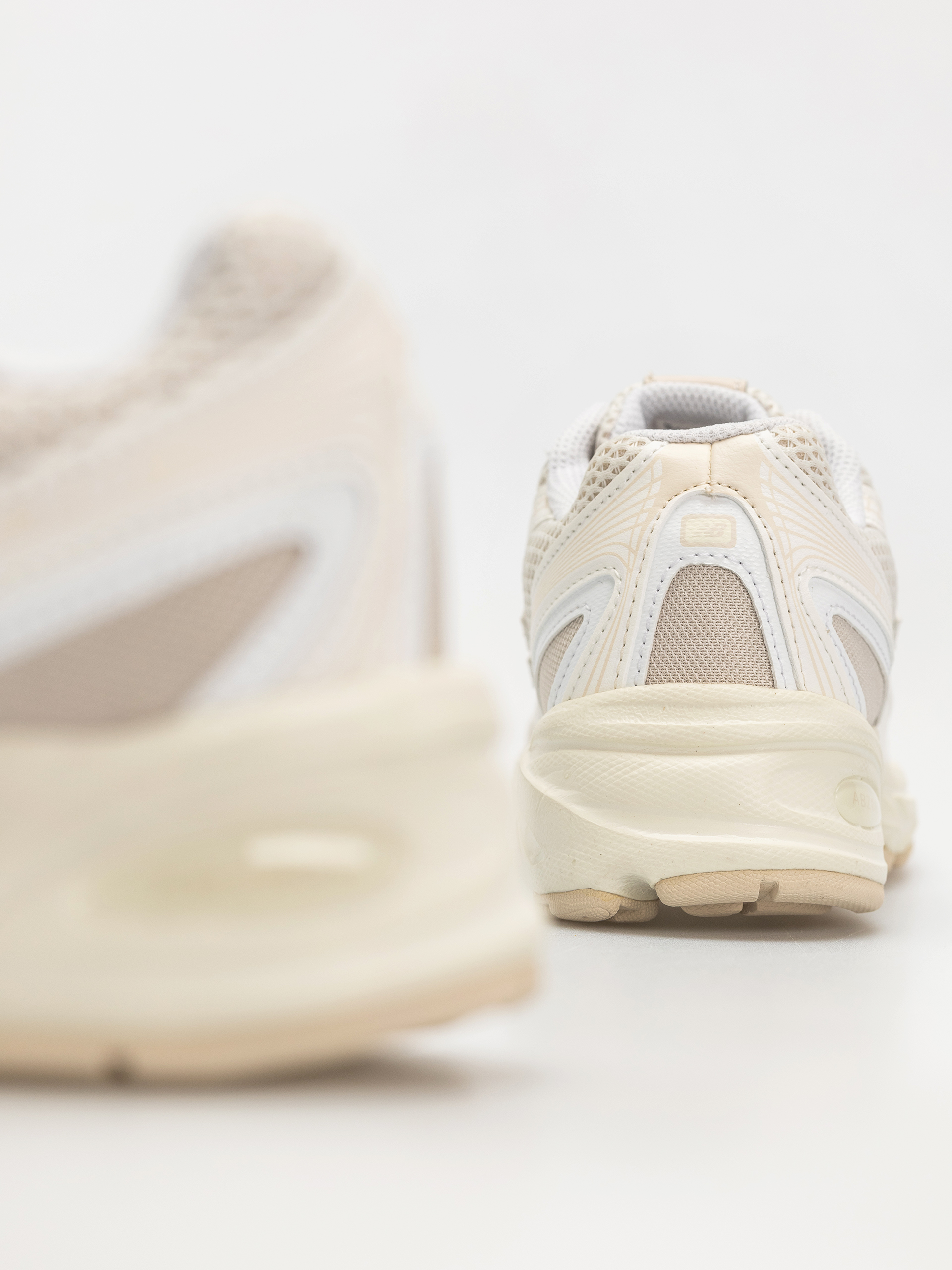 Buty New Balance 740 JR (sea salt)