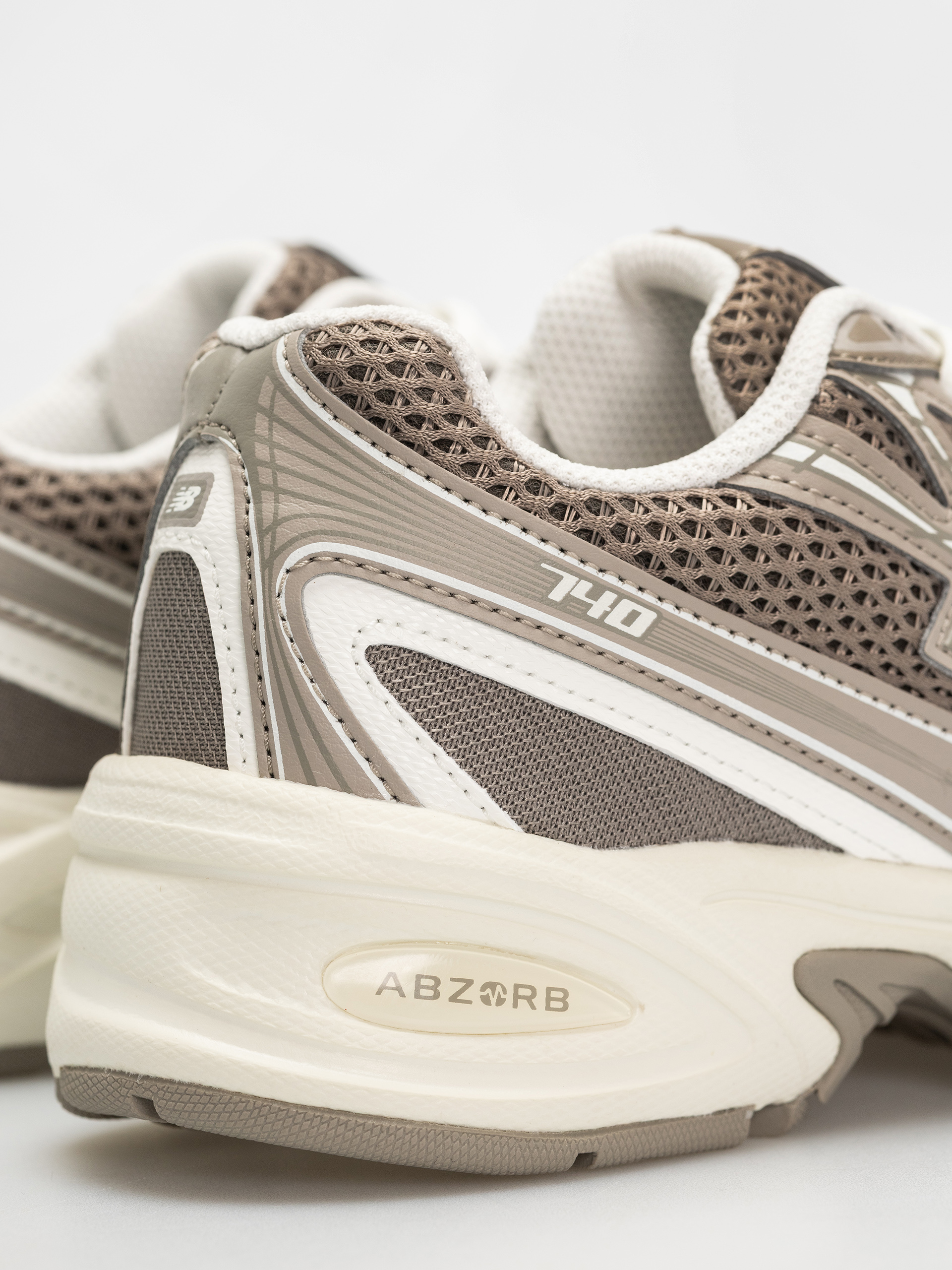 Buty New Balance 740 JR (arid stone)