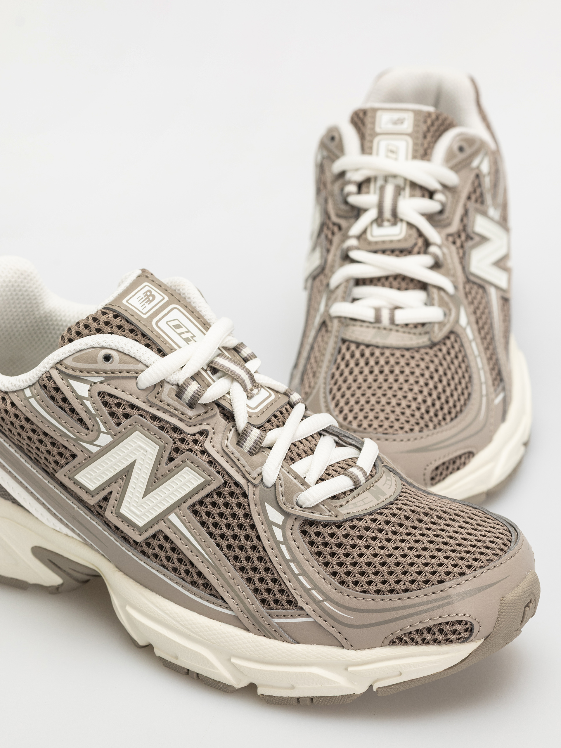 Buty New Balance 740 JR (arid stone)