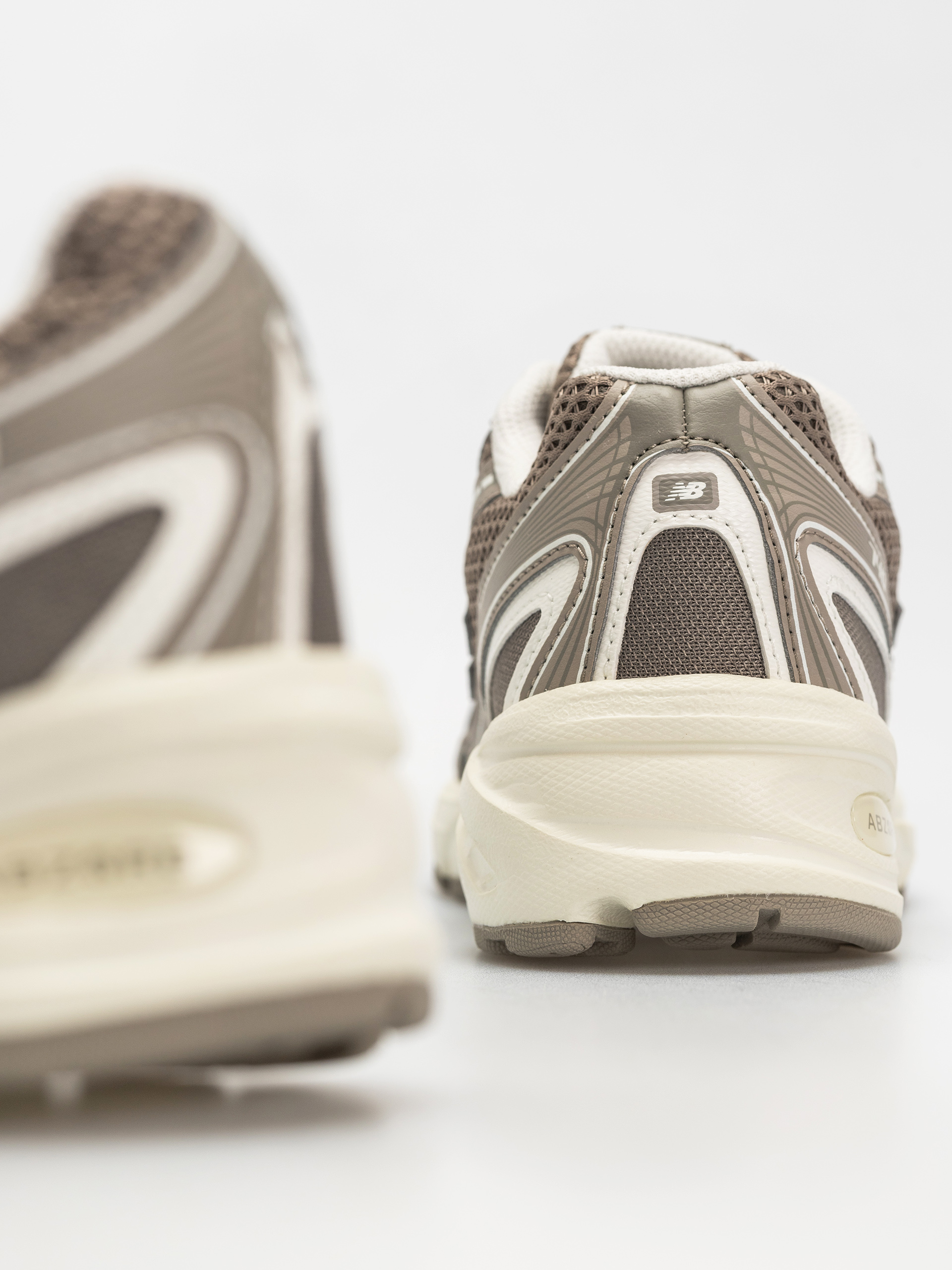 Buty New Balance 740 JR (arid stone)