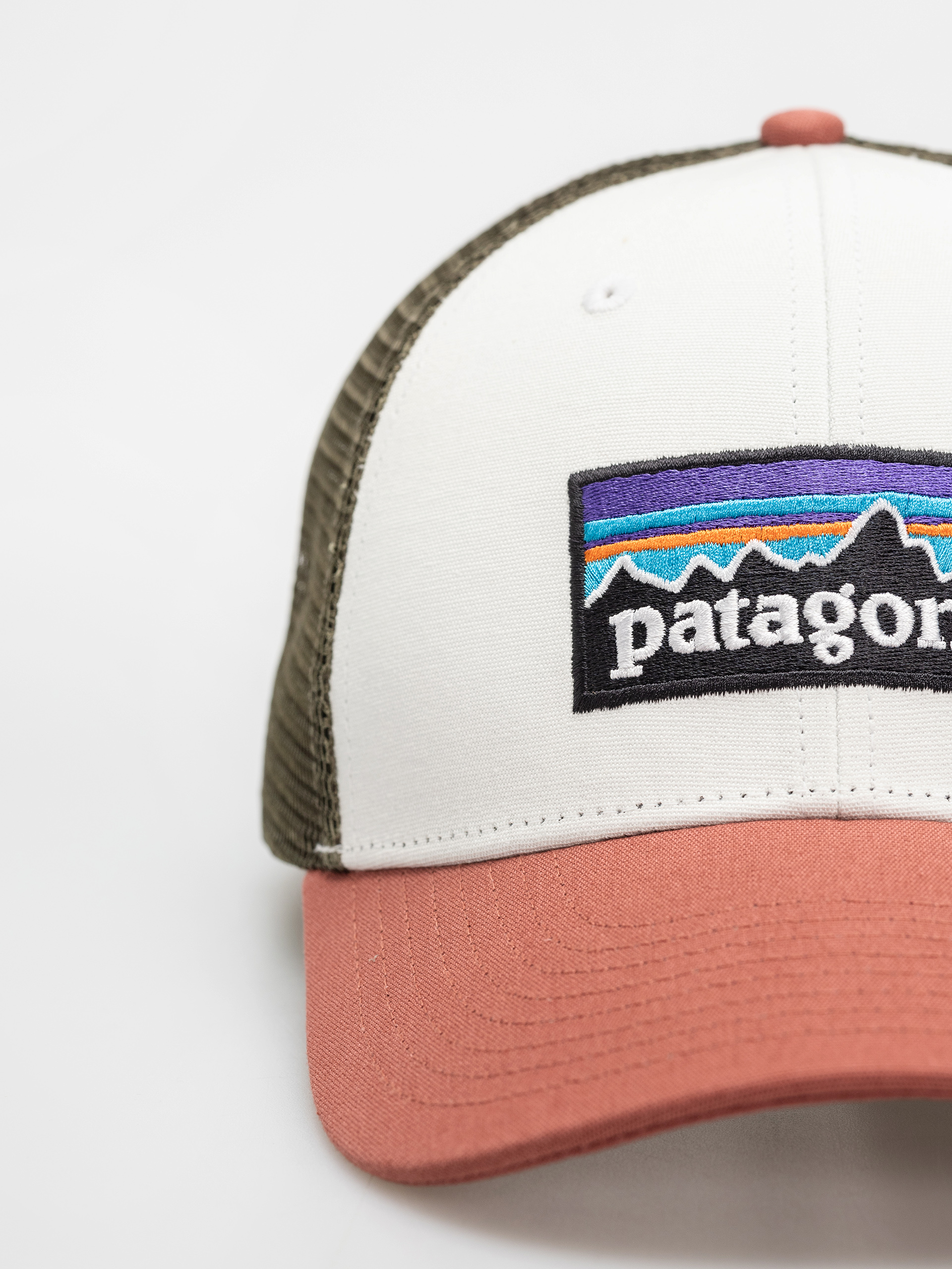Czapka z daszkiem Patagonia P 6 Logo LoPro Trucker (birch white)