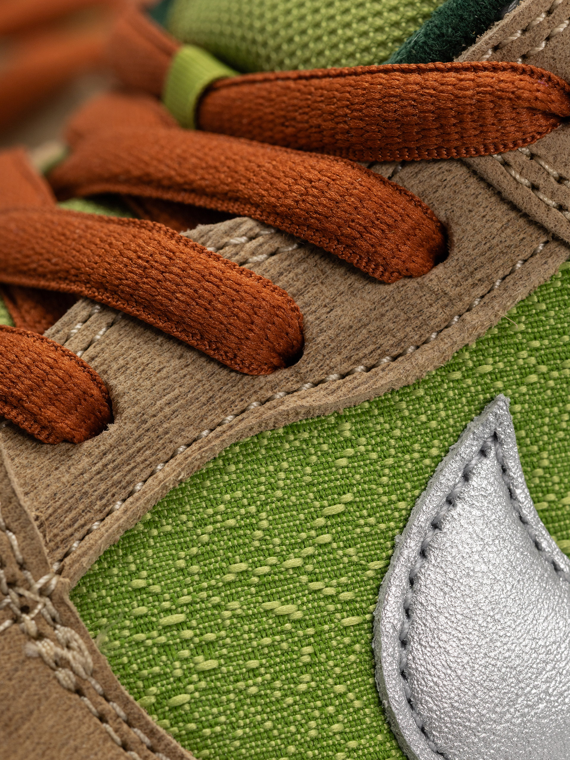 Buty Nike SB Dunk Low Pro Wc (sesame/metallic silver pear fir)