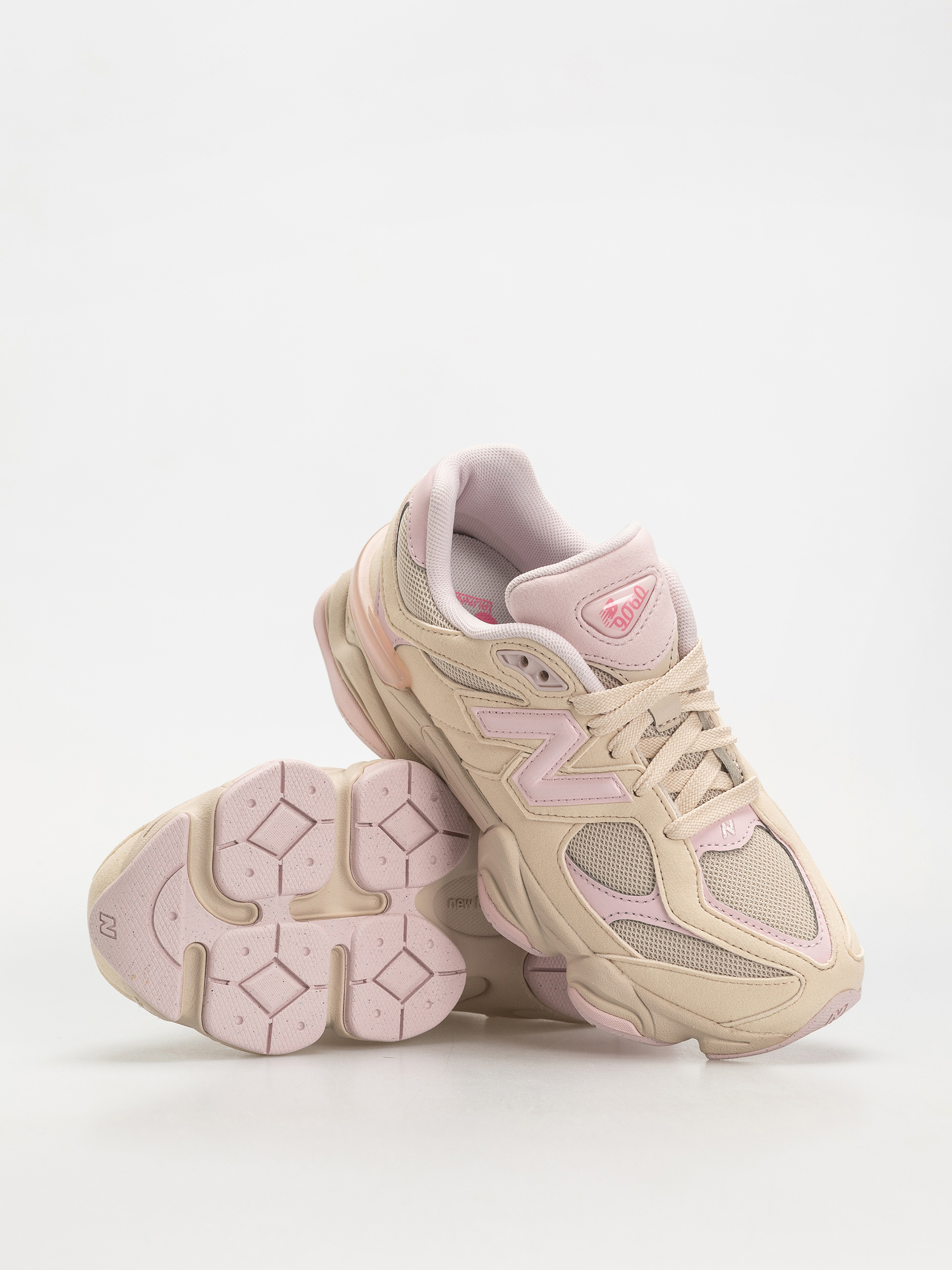 Buty New Balance 9060 JR (bisque)