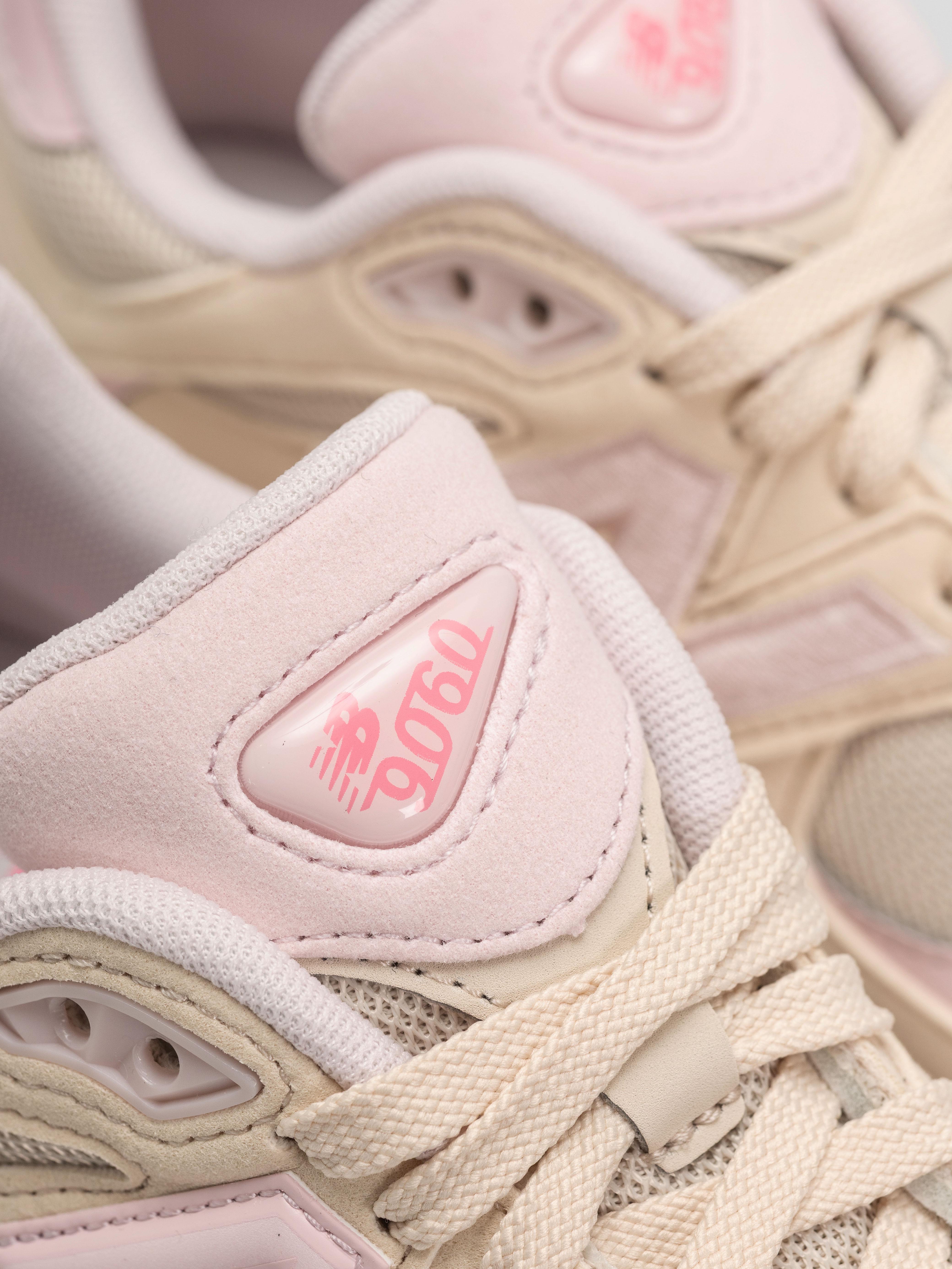 Buty New Balance 9060 JR (bisque)