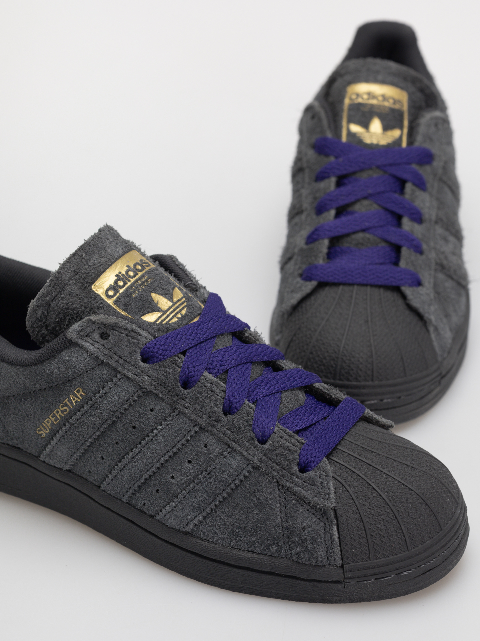 Buty adidas Superstar Adv (carbon/carbon/cpurpl)
