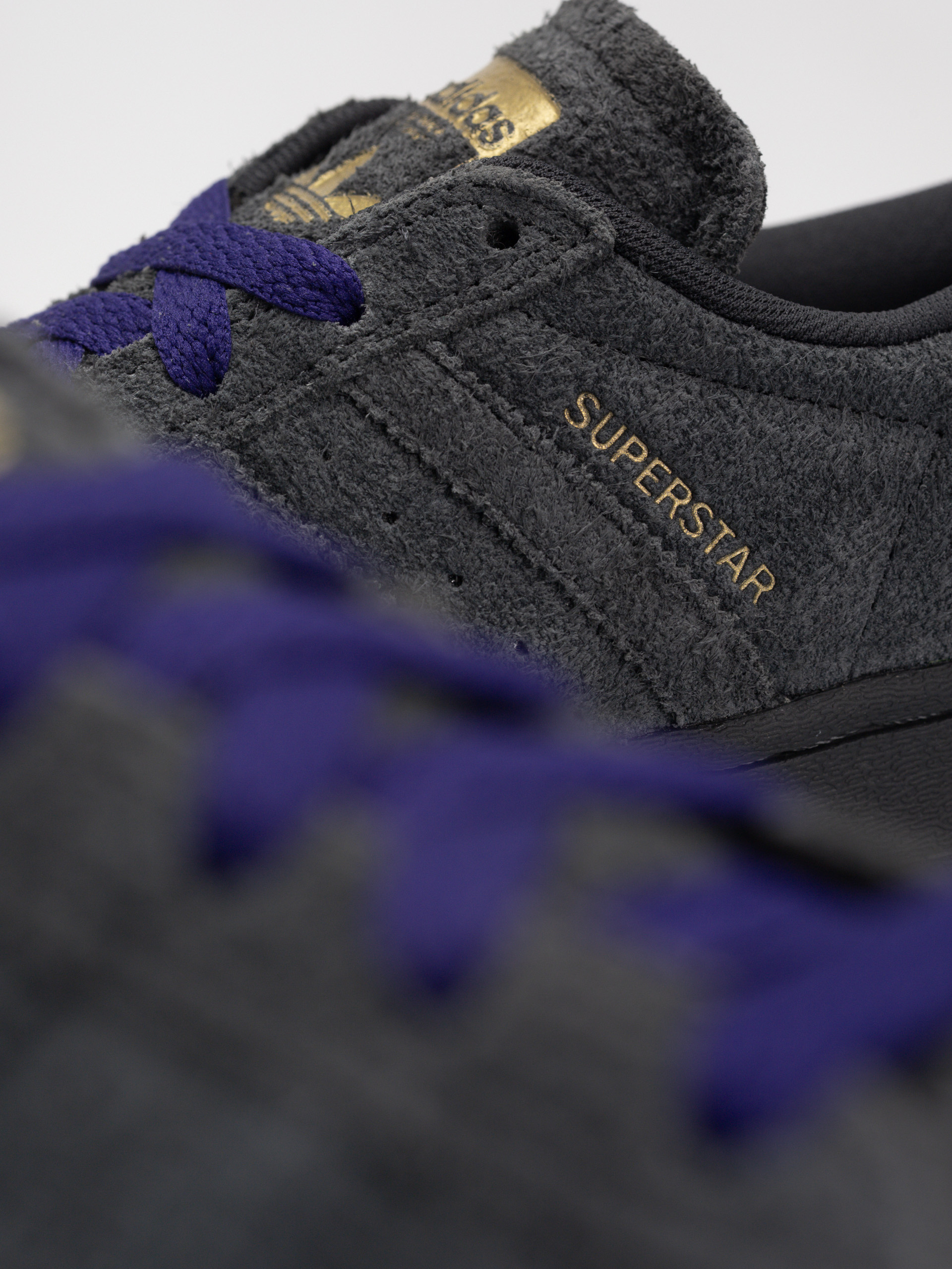 Buty adidas Superstar Adv (carbon/carbon/cpurpl)