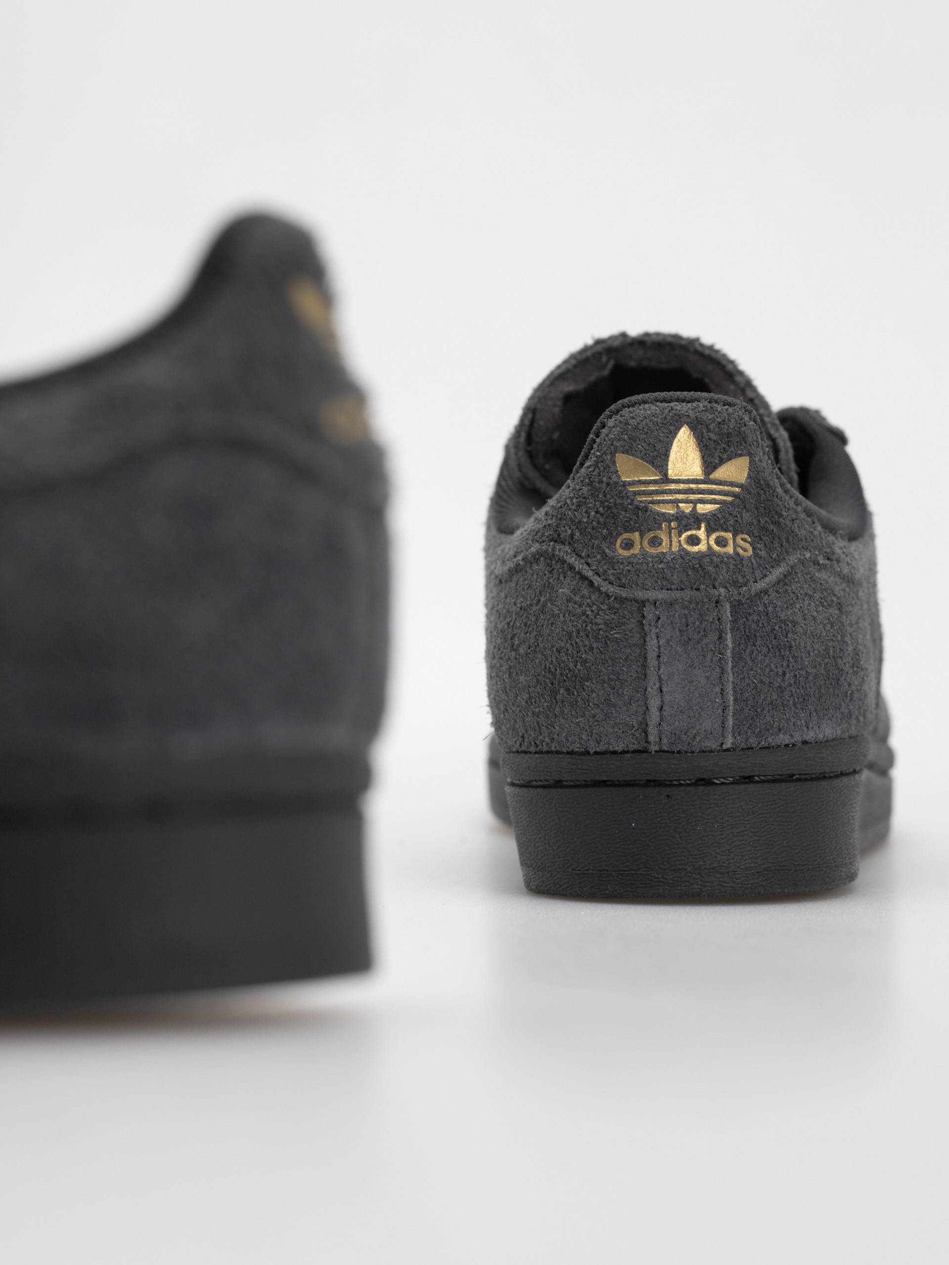 Buty adidas Superstar Adv (carbon/carbon/cpurpl)