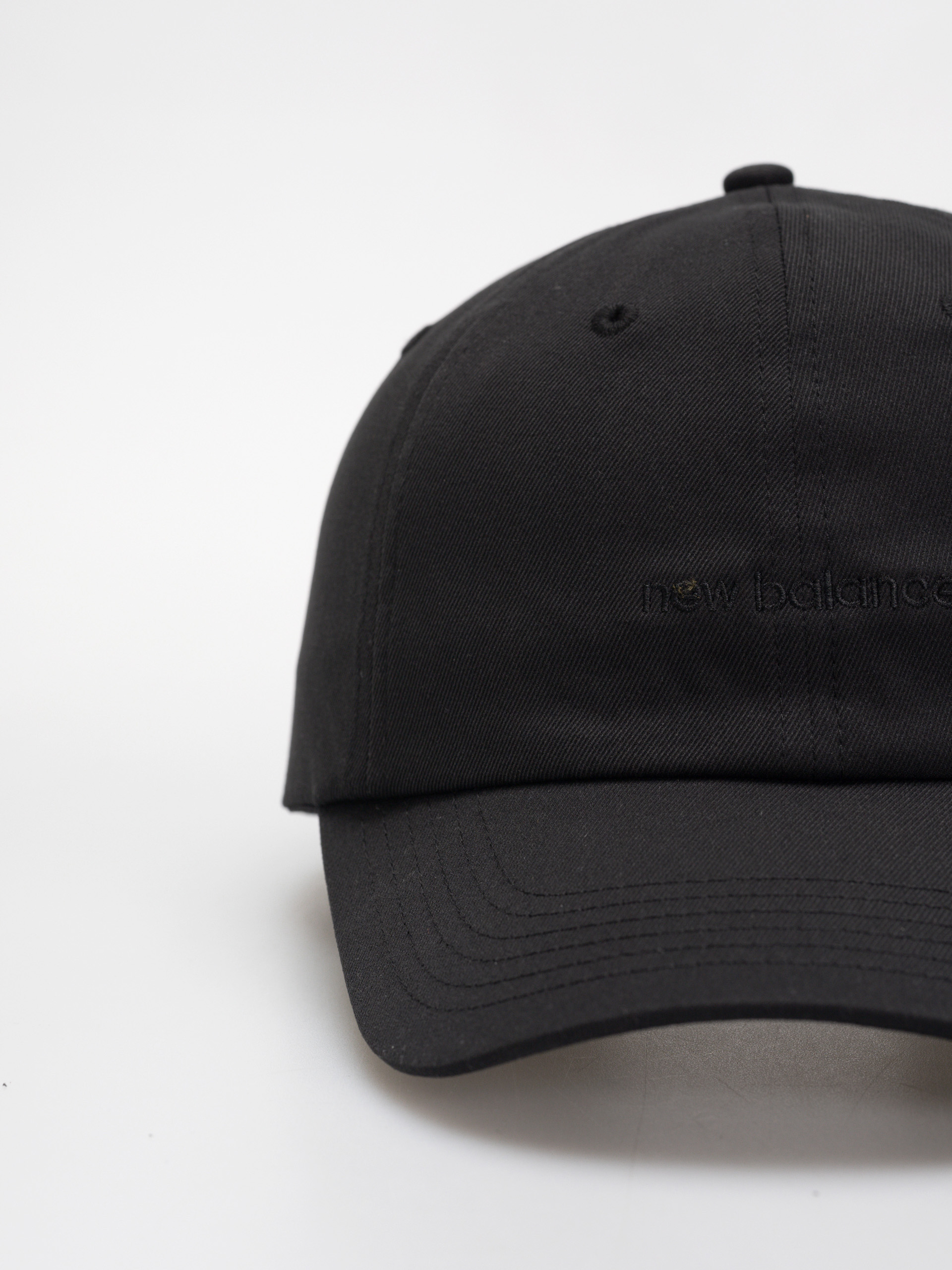 Czapka z daszkiem New Balance 6 Panel Linear Logo Wmn (black)