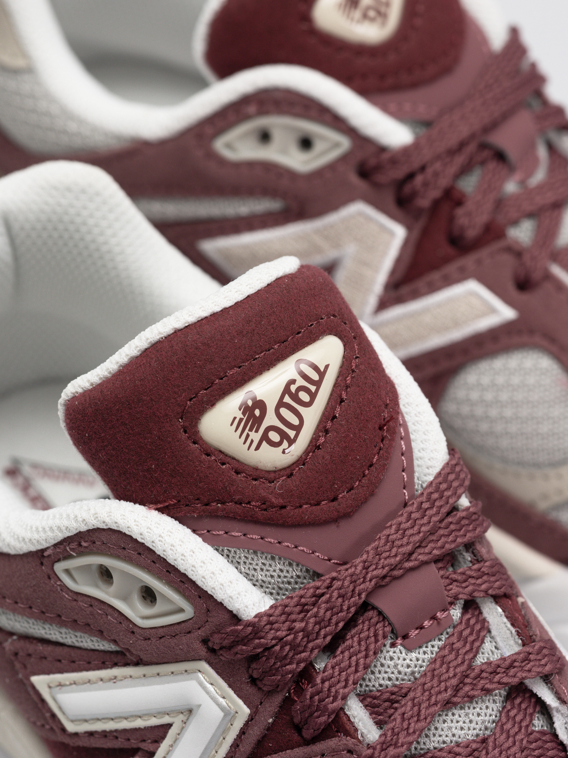 Buty New Balance 9060 JR (washed burgundy)