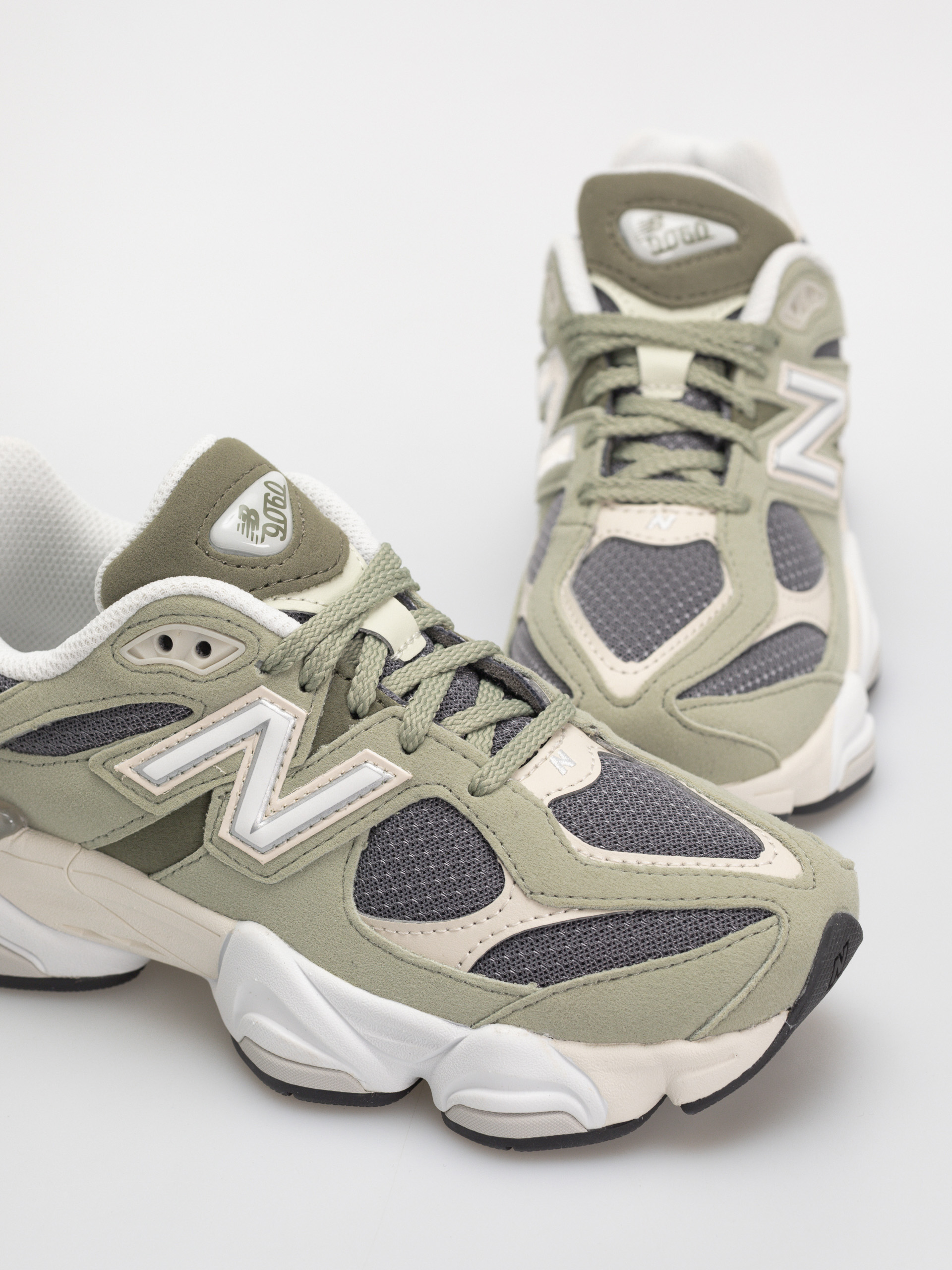 Buty New Balance 9060 JR (garter snake)