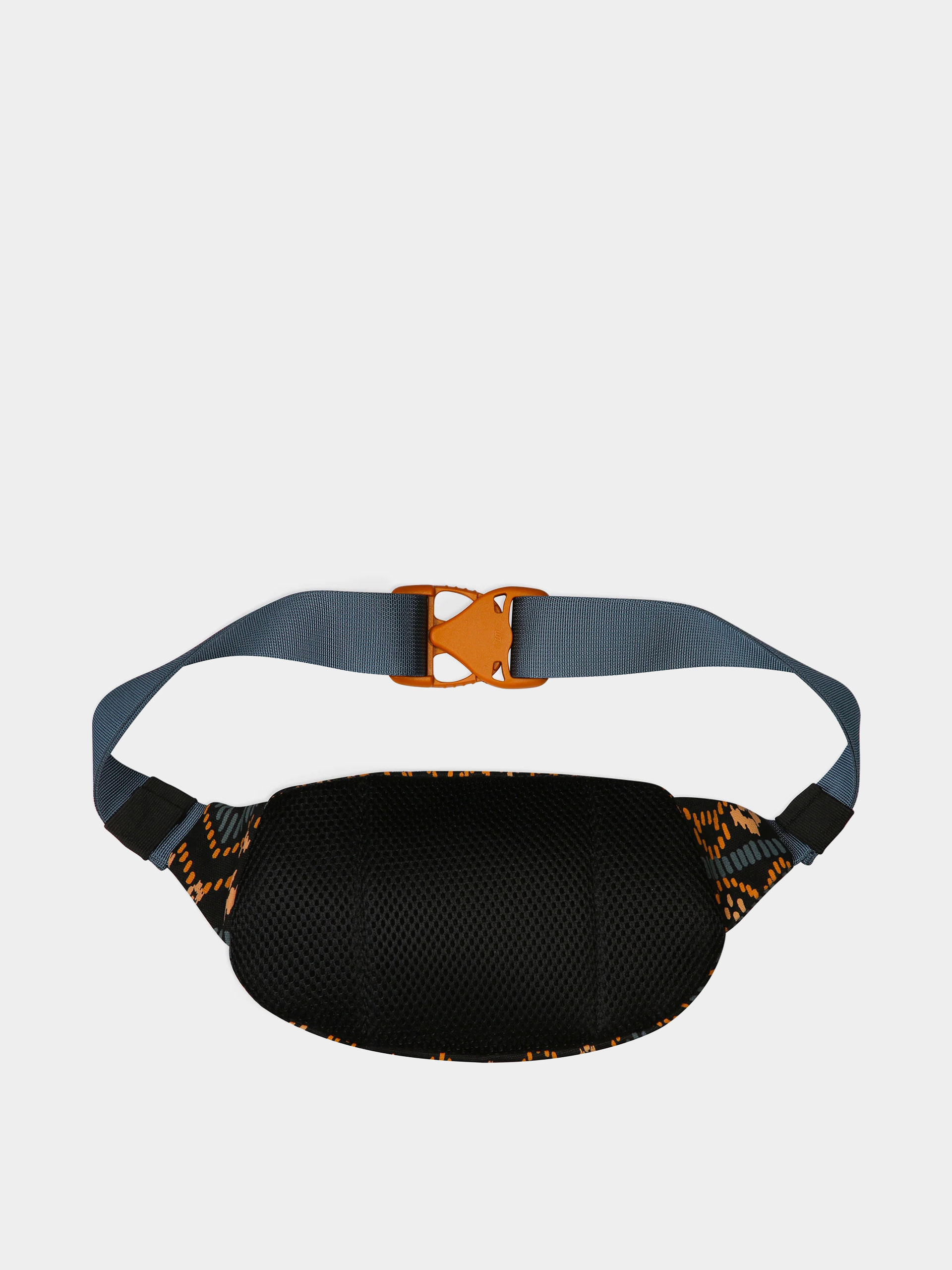 Nerka Kavu Canvas Spectator (chalet holiday)