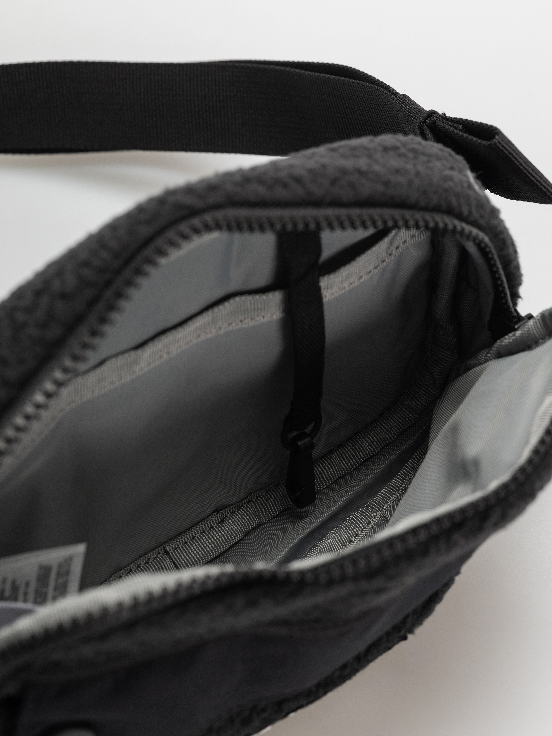 Nerka Columbia Helvetia II (black)