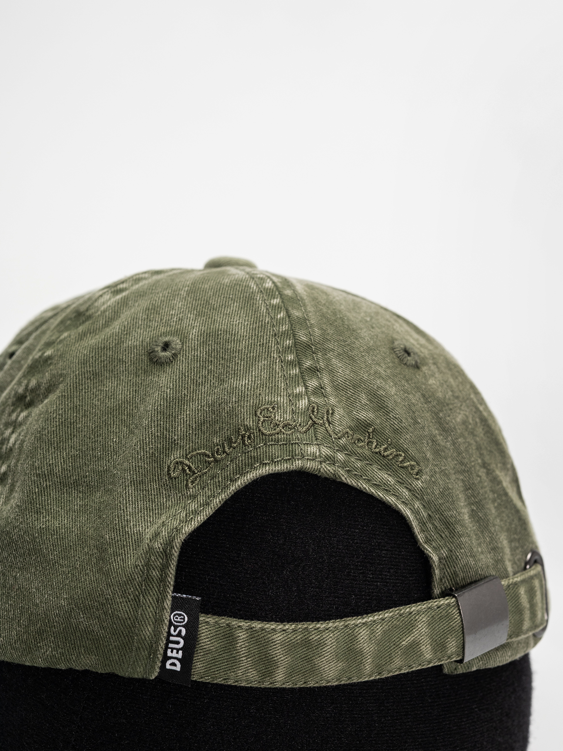 Czapka z daszkiem Deus Ex Machina Shield Garment Dyed Dad Cap (cypress green)
