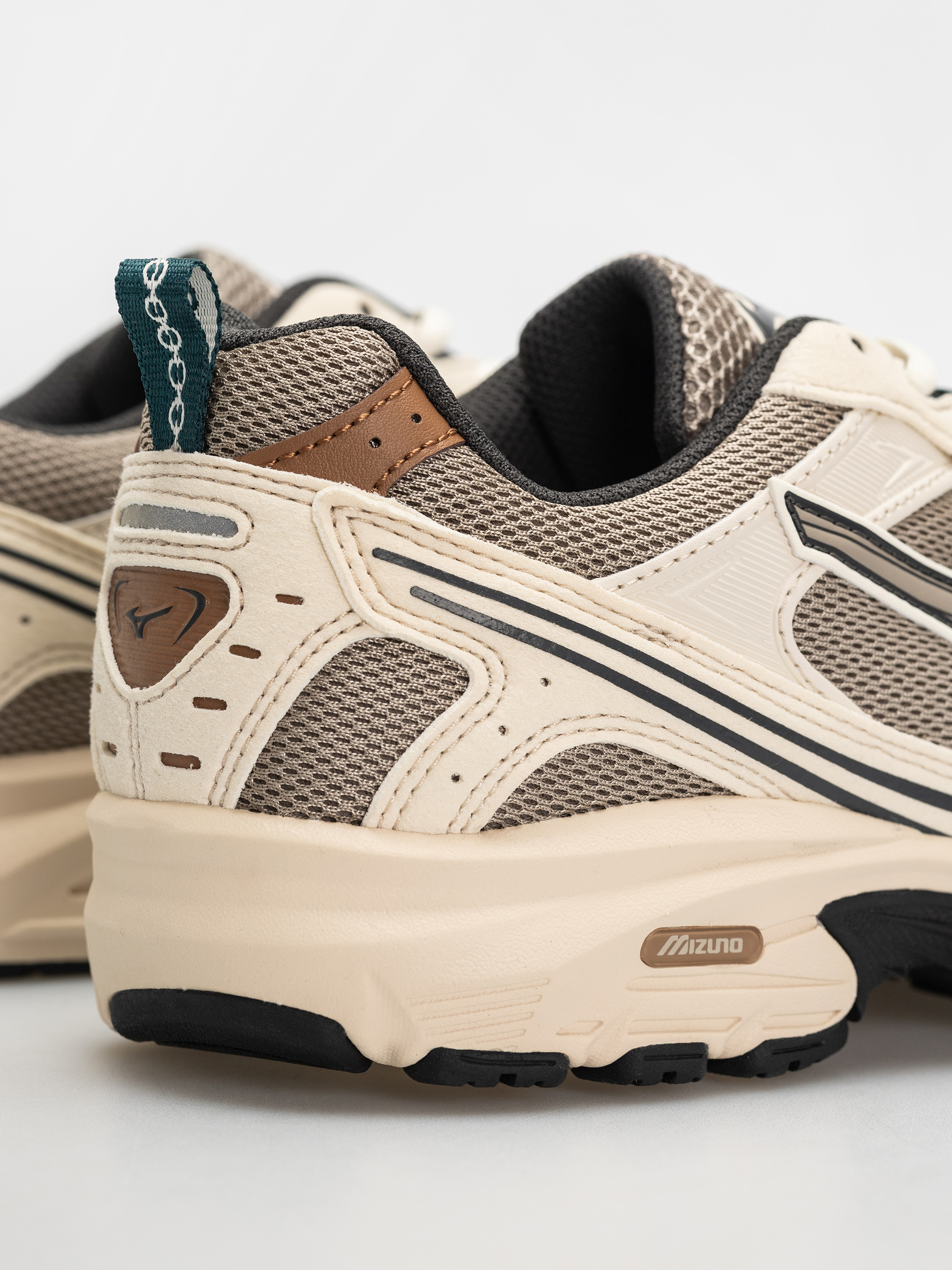 Buty Mizuno MXR (vintage khaki/vintage khaki/summer sand)