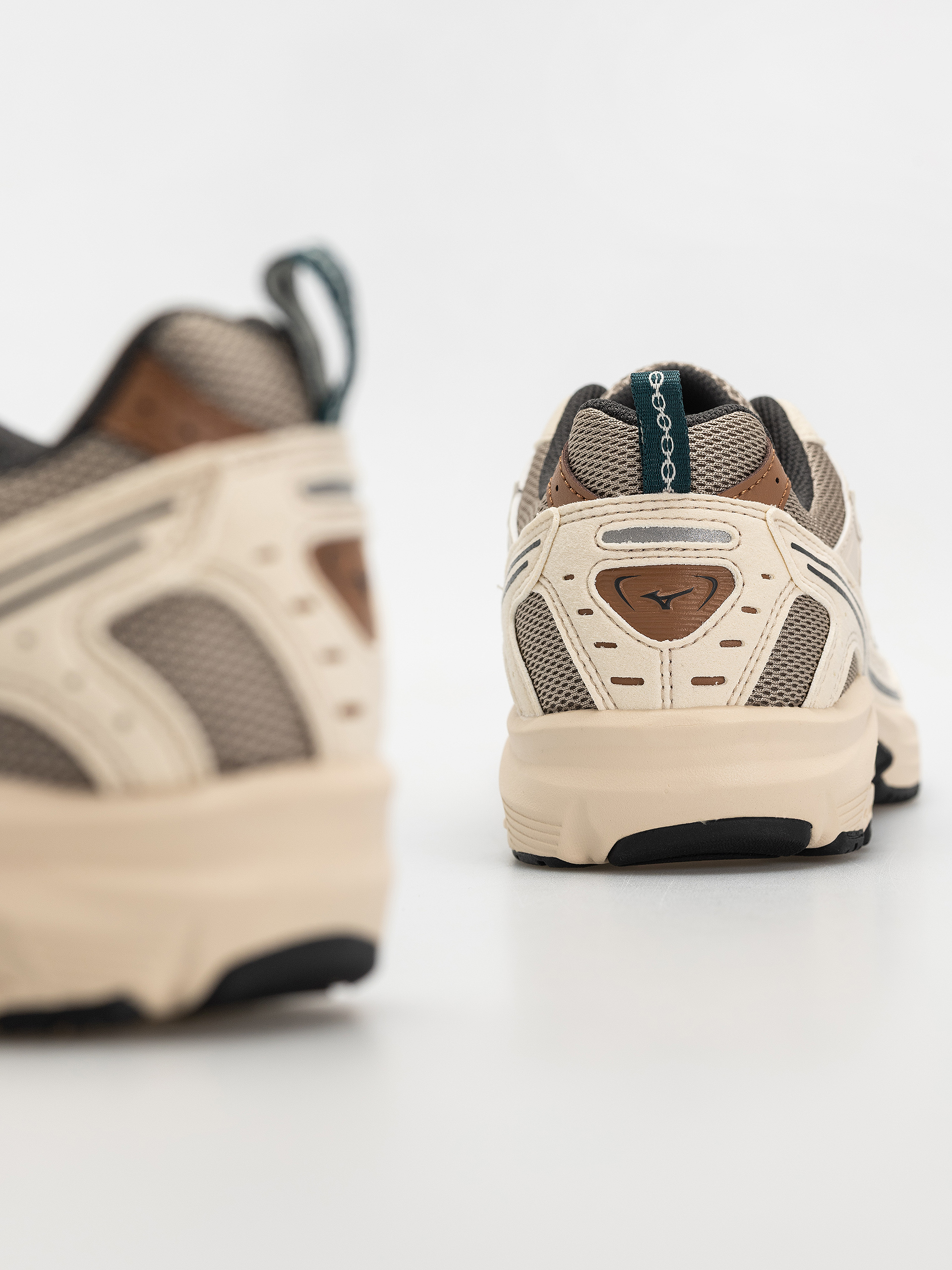 Buty Mizuno MXR (vintage khaki/vintage khaki/summer sand)