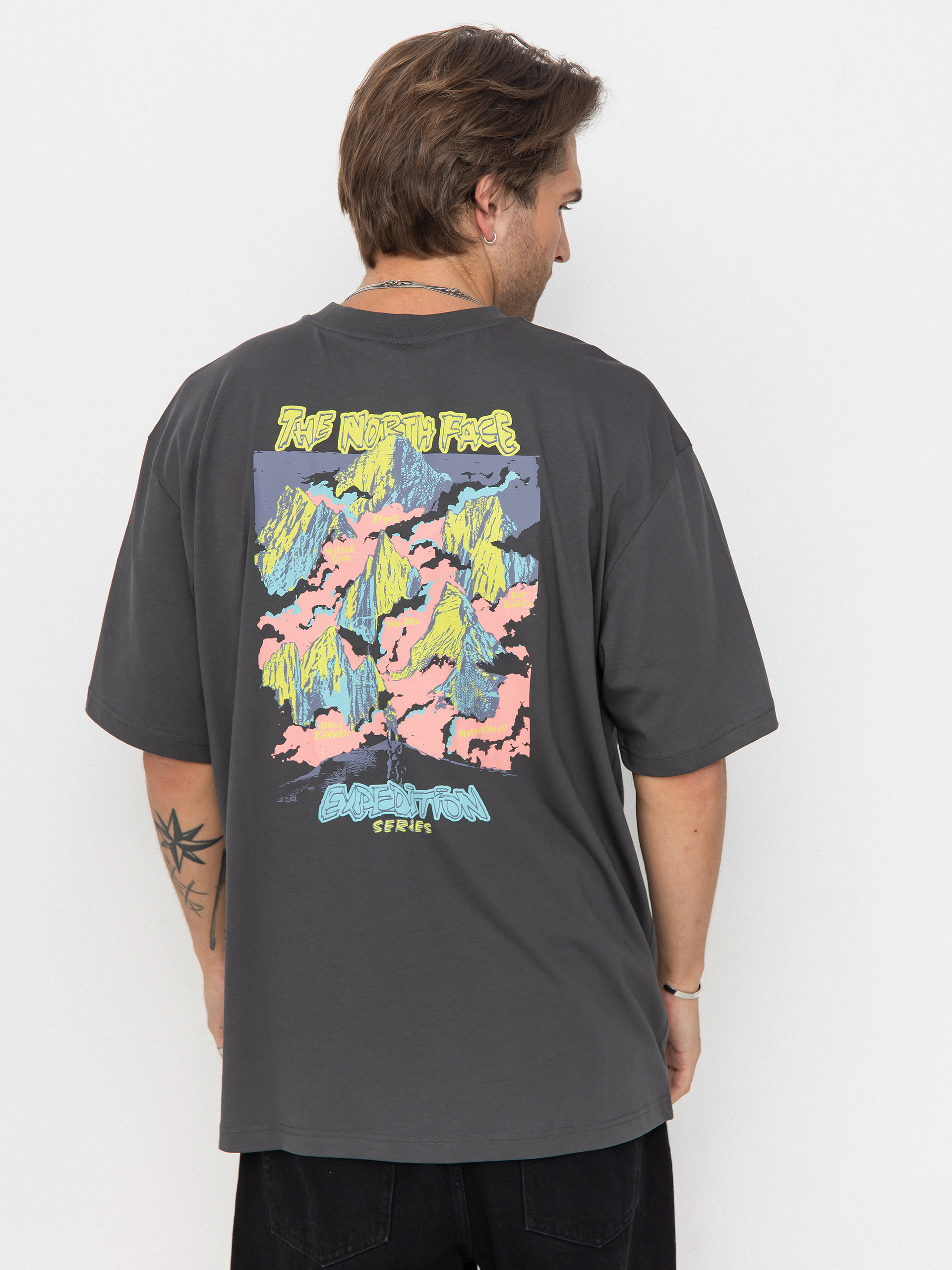 T-shirt The North Face Expedition Celebration Oversized (anthracite grey)