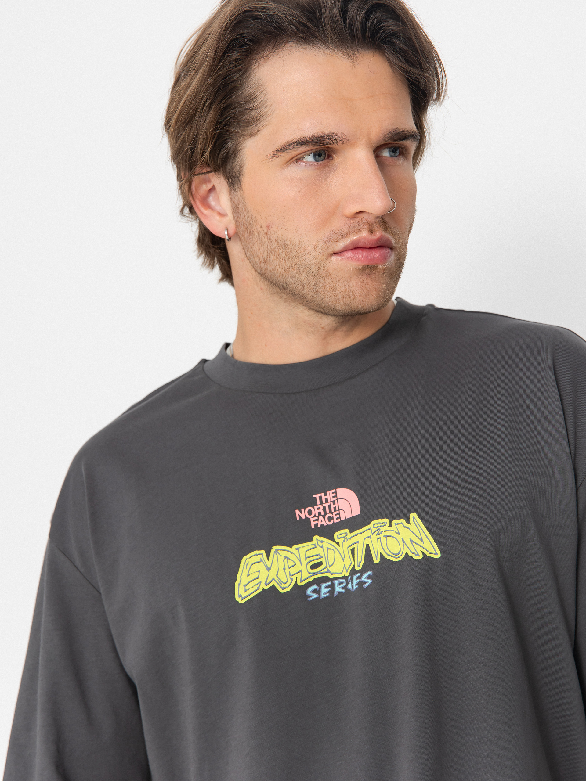 T-shirt The North Face Expedition Celebration Oversized (anthracite grey)
