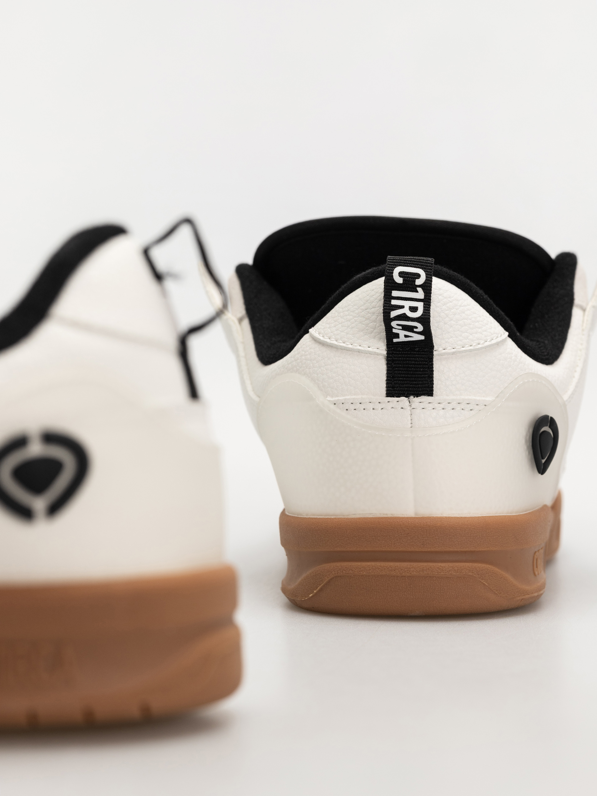 Buty Circa Tave Tt (white/raven/gum)
