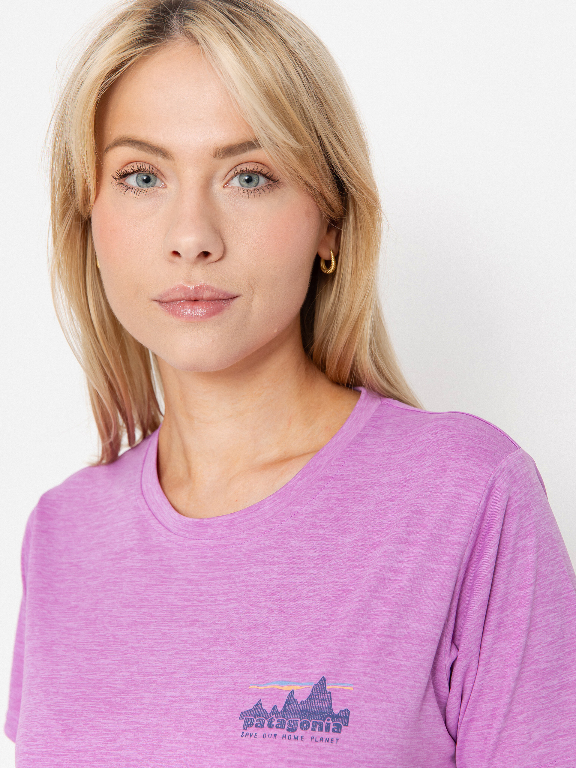 T-shirt Patagonia Cap Cool Daily Graphic Wmn (73 skyline brisk purple x-dye)