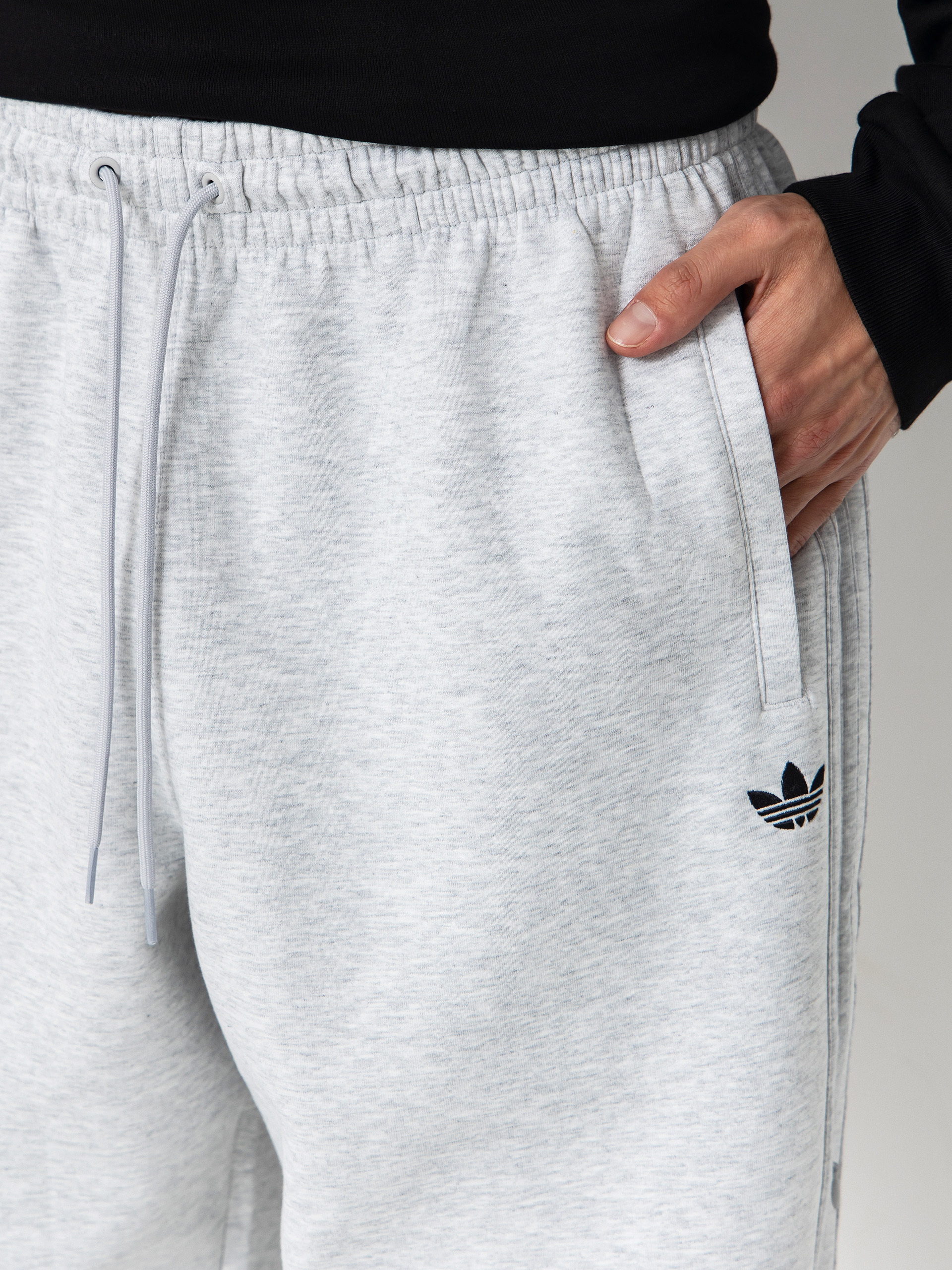 Spodnie adidas Tech Fleece (lgreyh/black)