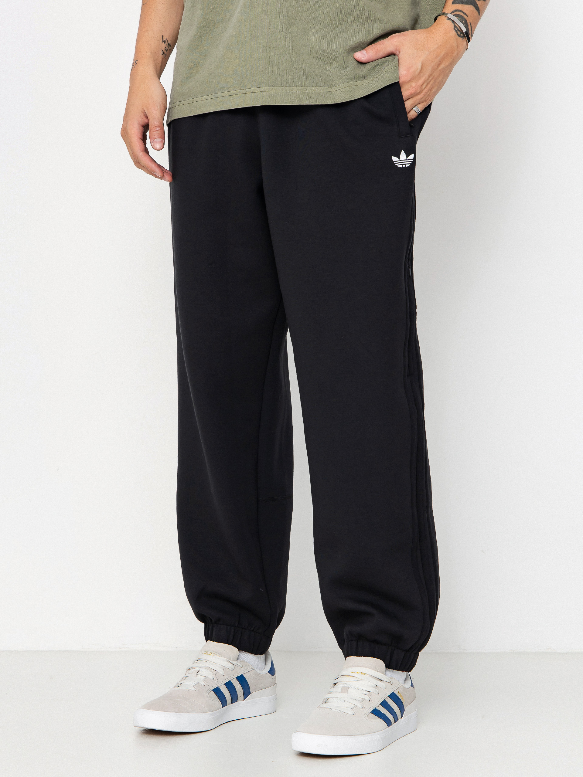 Spodnie adidas Tech Fleece (black/white)