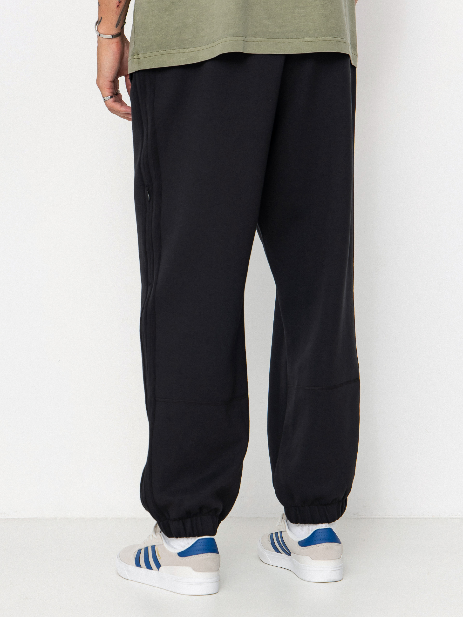 Spodnie adidas Tech Fleece (black/white)