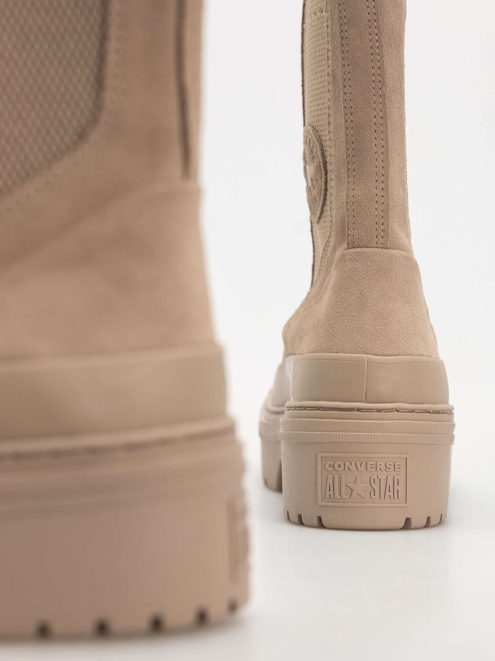 Buty Converse Chuck Taylor All Star Lugged Heel Chelsea Wmn (sand/chocolate)