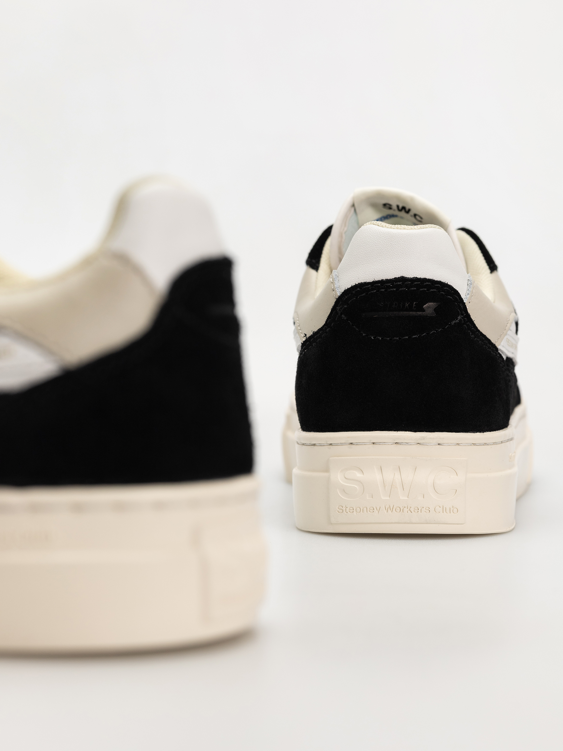 Buty Stepney Workers Club Pearl S-Strike (suede leather black white)