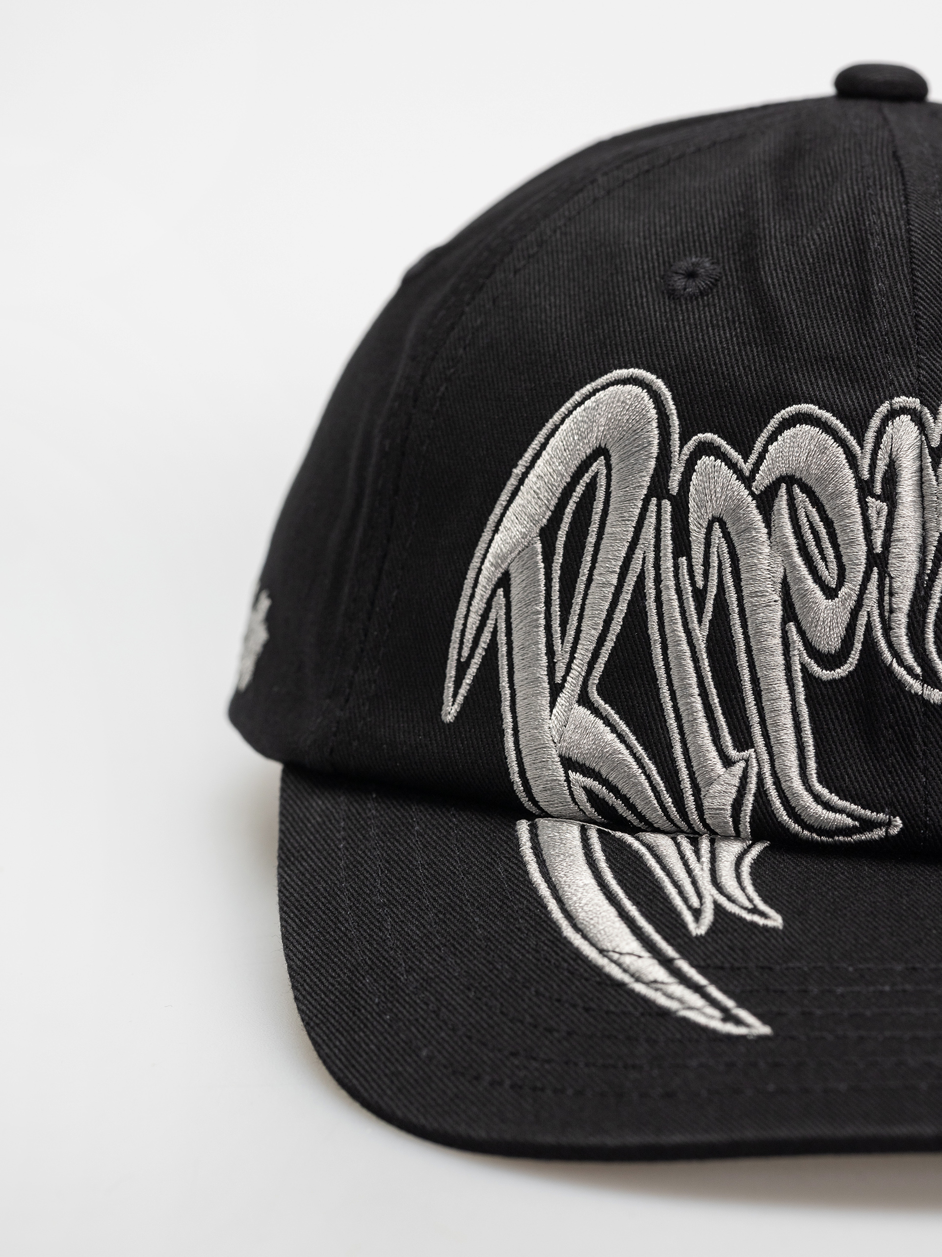 Czapka z daszkiem RipNDip Different Day Dad (black)