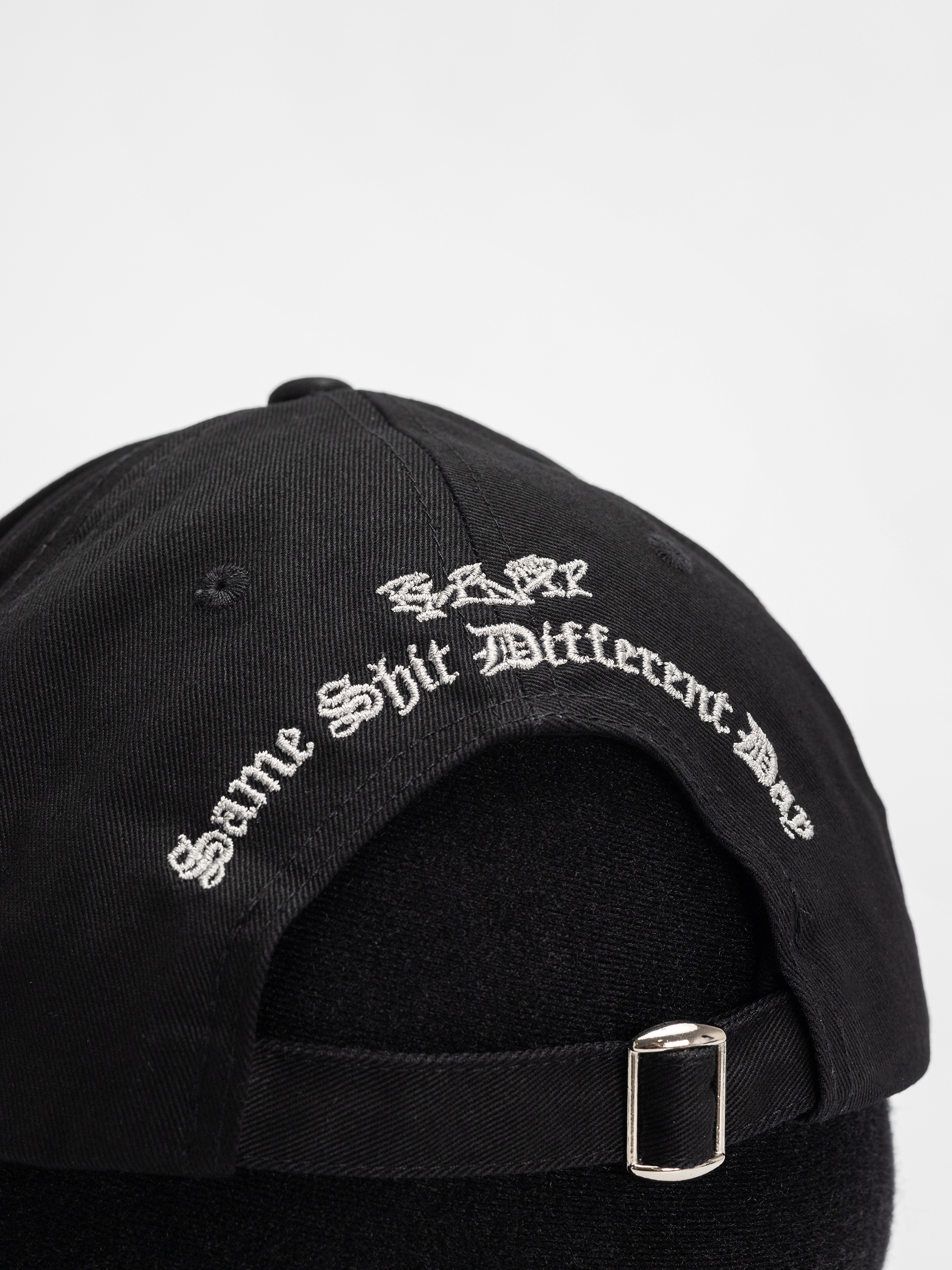 Czapka z daszkiem RipNDip Different Day Dad (black)