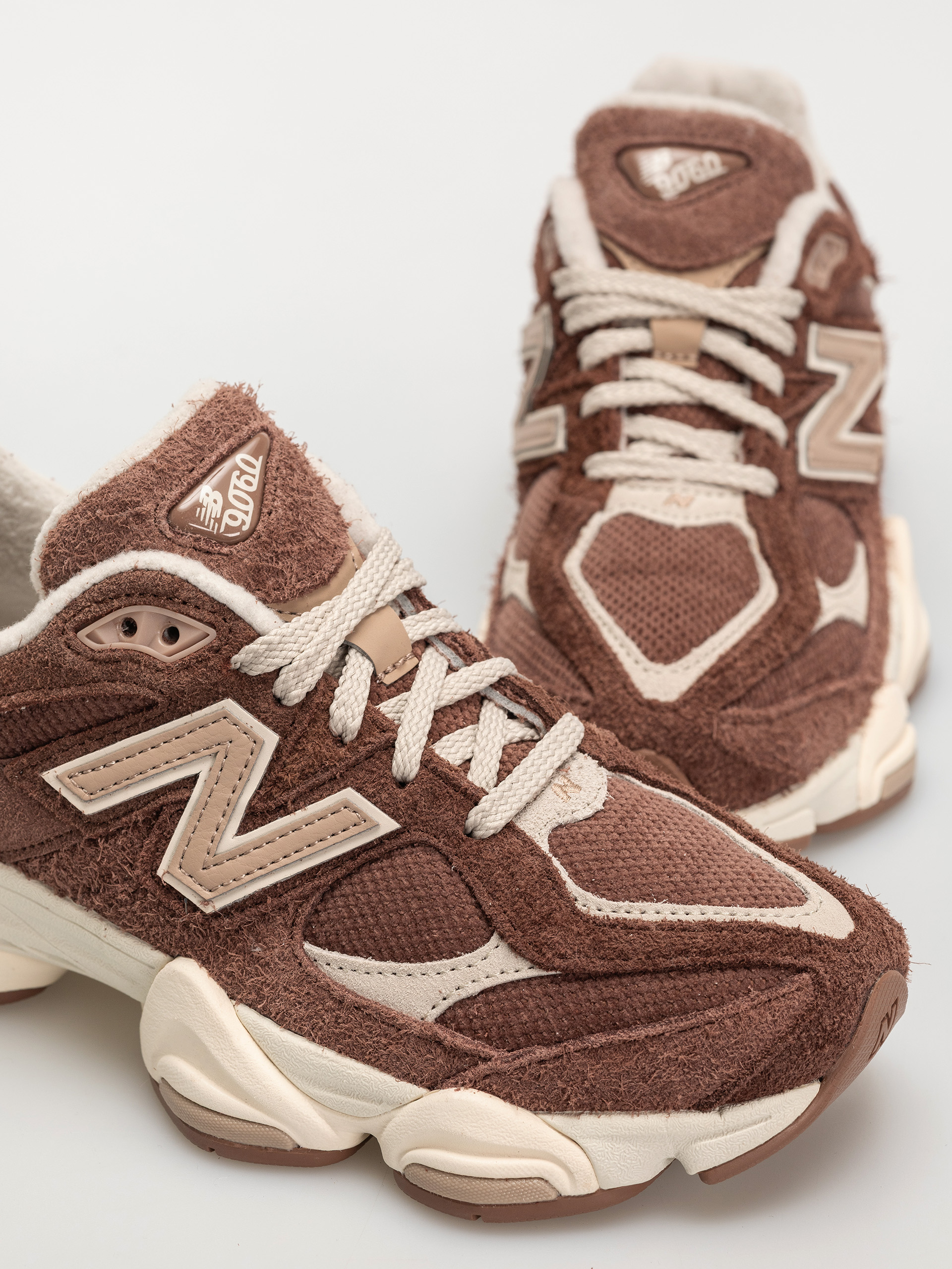 Buty New Balance 9060 (rich oak)