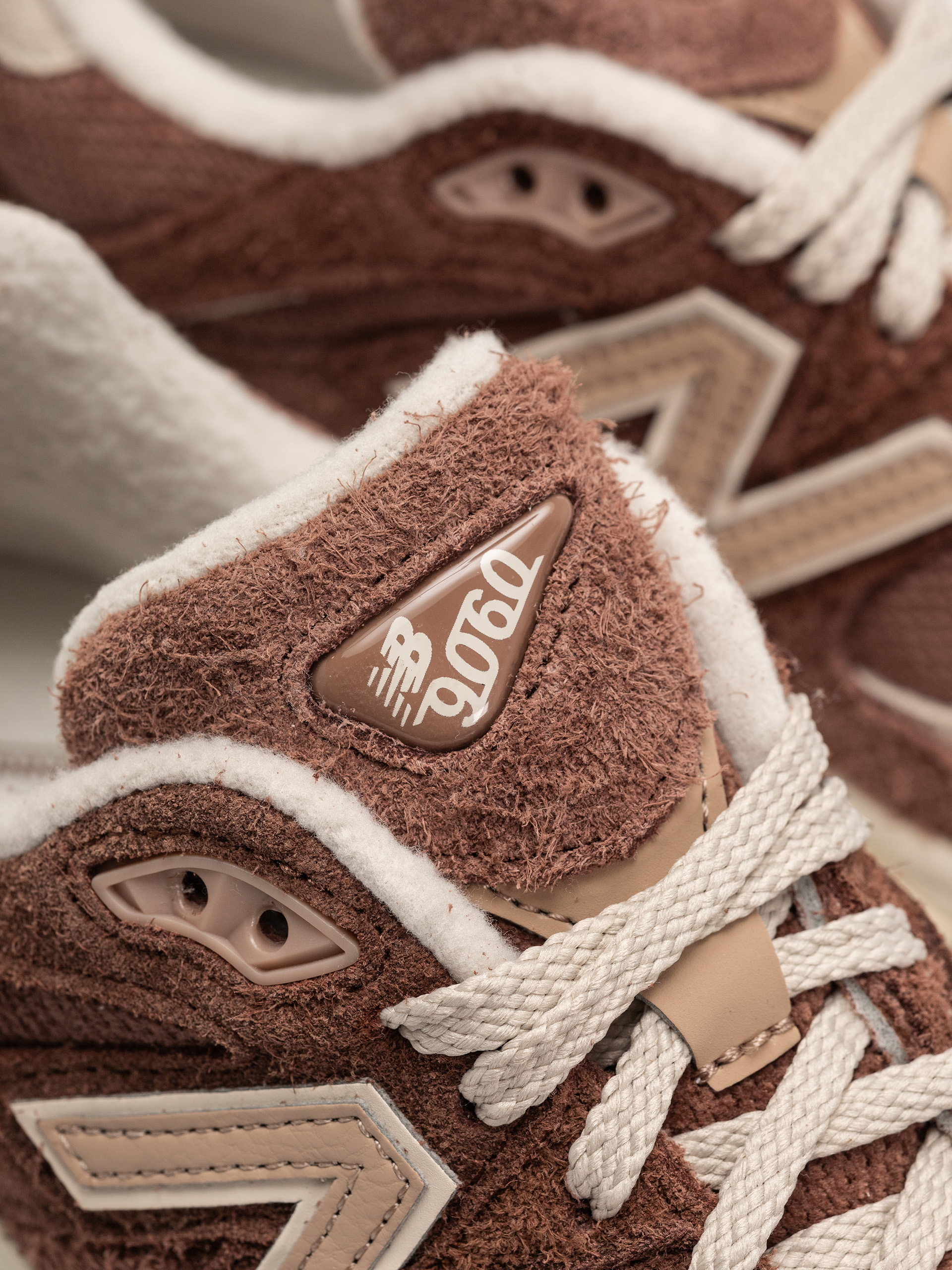 Buty New Balance 9060 (rich oak)