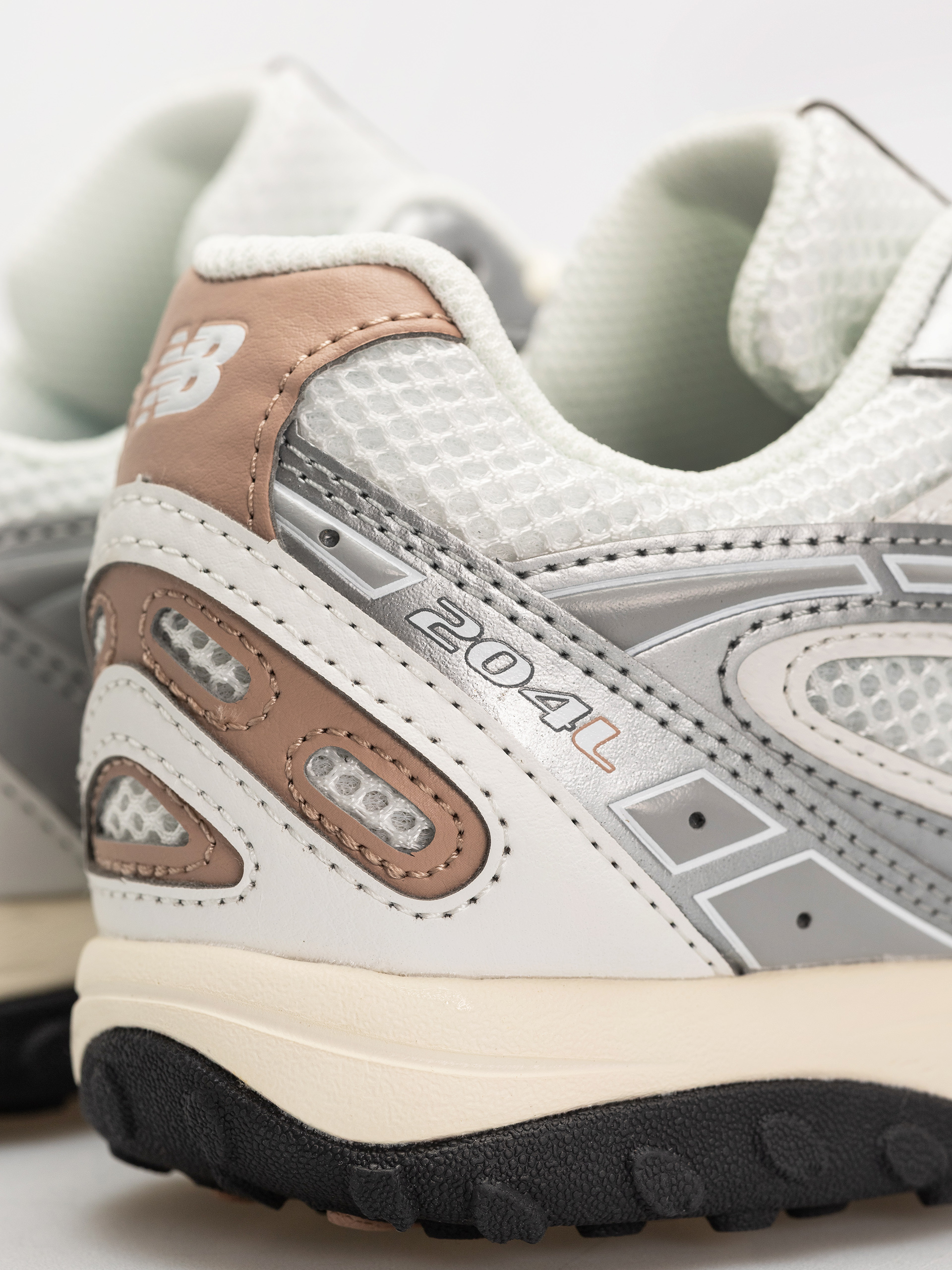 Buty New Balance 204 (silver metallic)