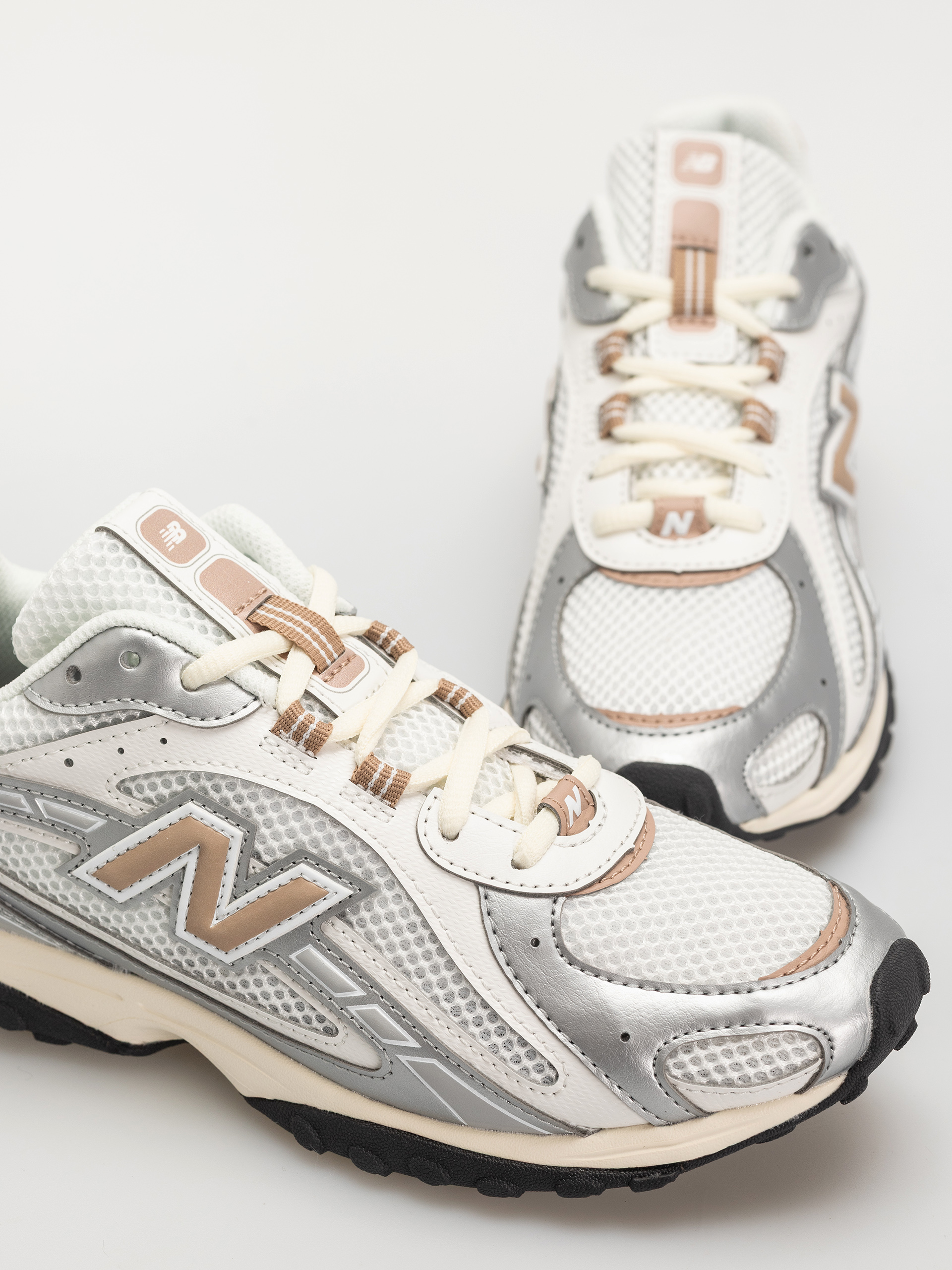 Buty New Balance 204 (silver metallic)