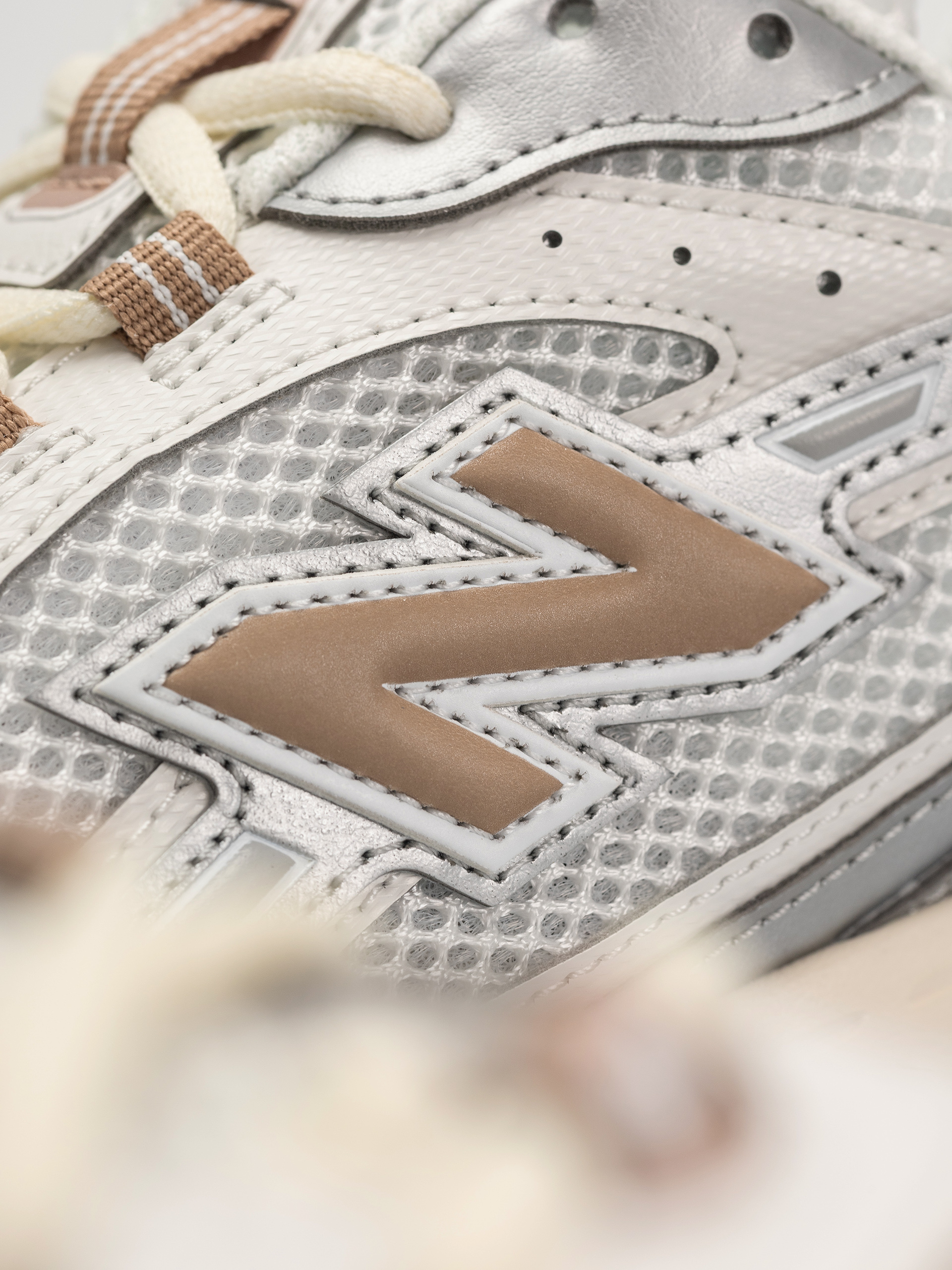 Buty New Balance 204 (silver metallic)