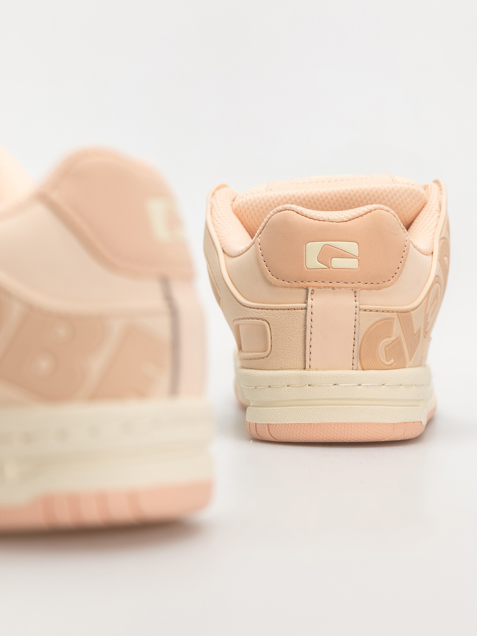 Buty Globe Tilt (peach/cream)