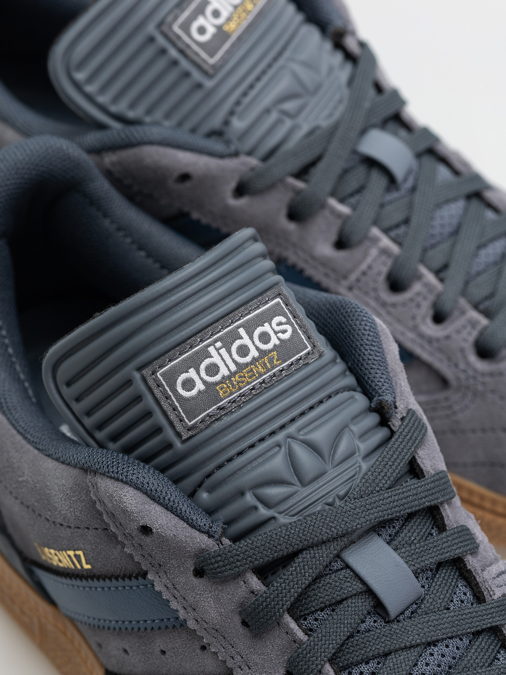Buty adidas Busenitz (onix/prloin/gum4)