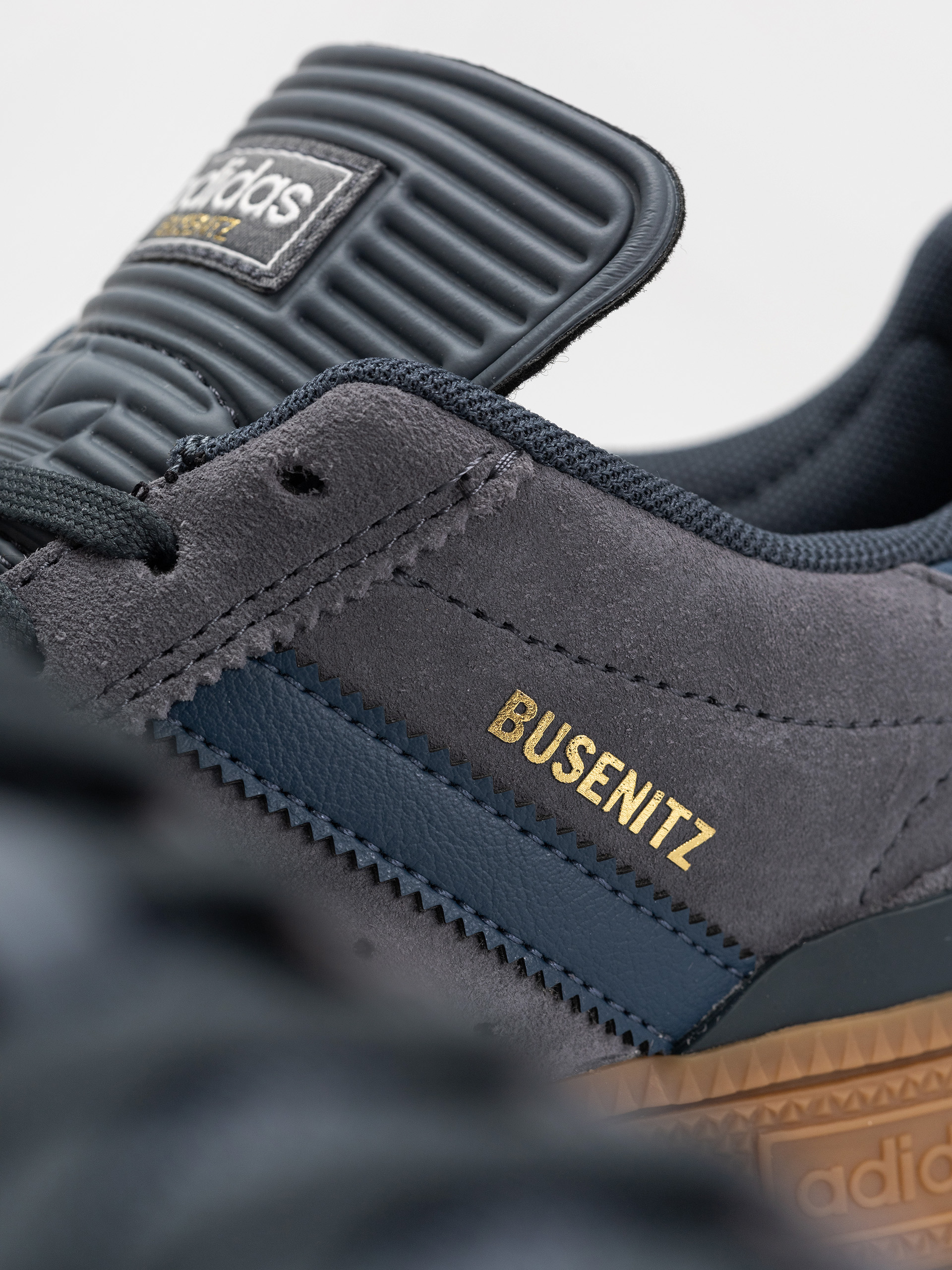 Buty adidas Busenitz (onix/prloin/gum4)