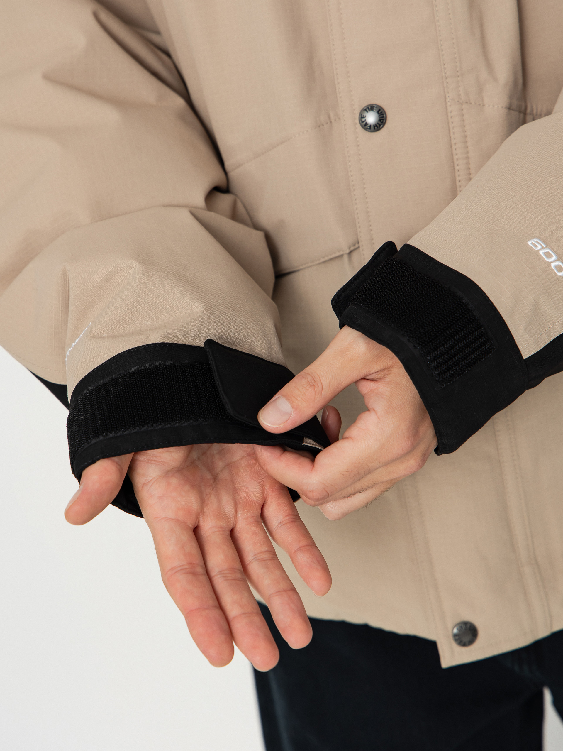 Kurtka The North Face Mountain Down (mushroom grey/tnf black)