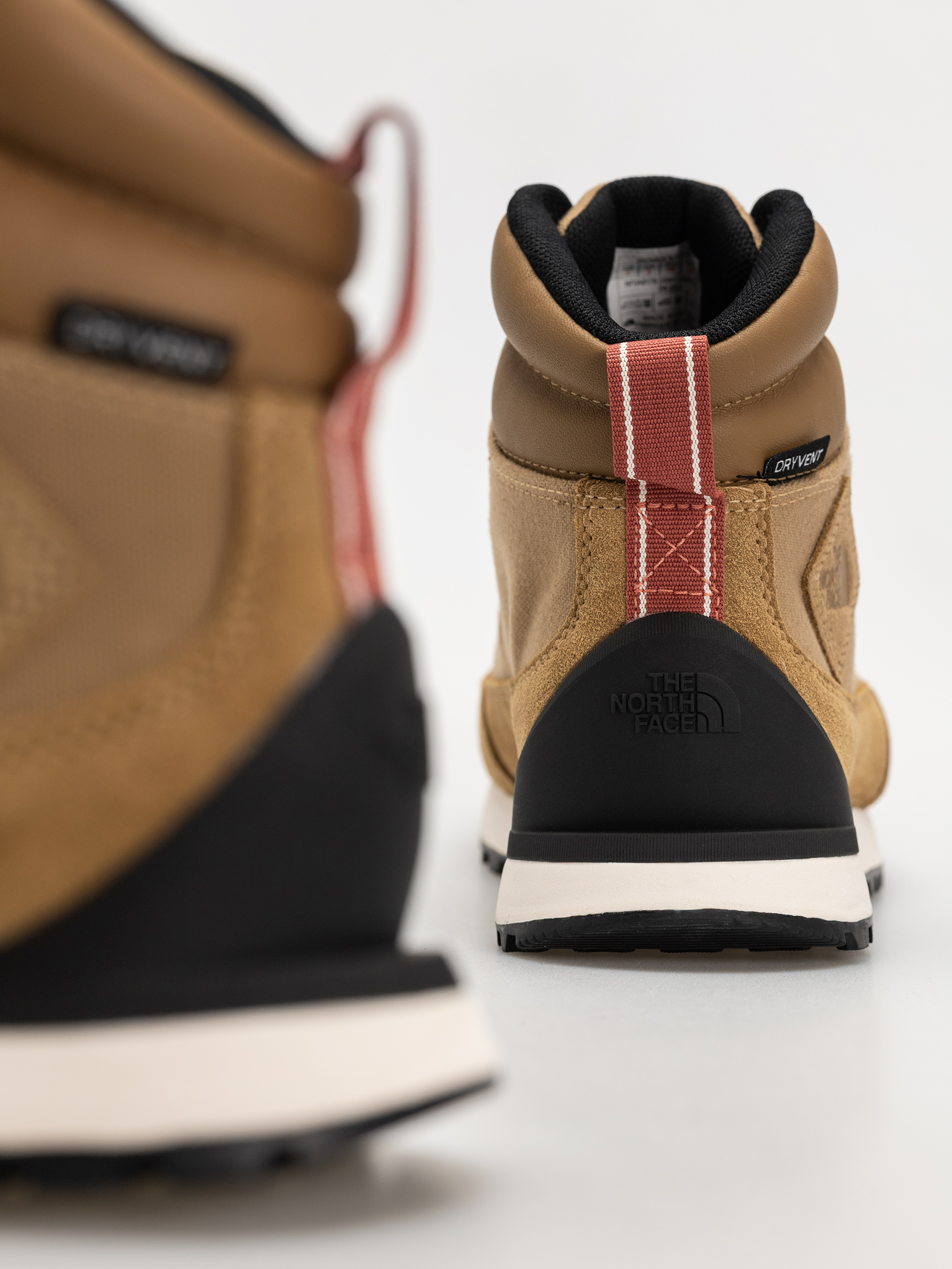 Buty The North Face Back To Berkeley Iv Textile Wp Wmn (sahara/mars dust)