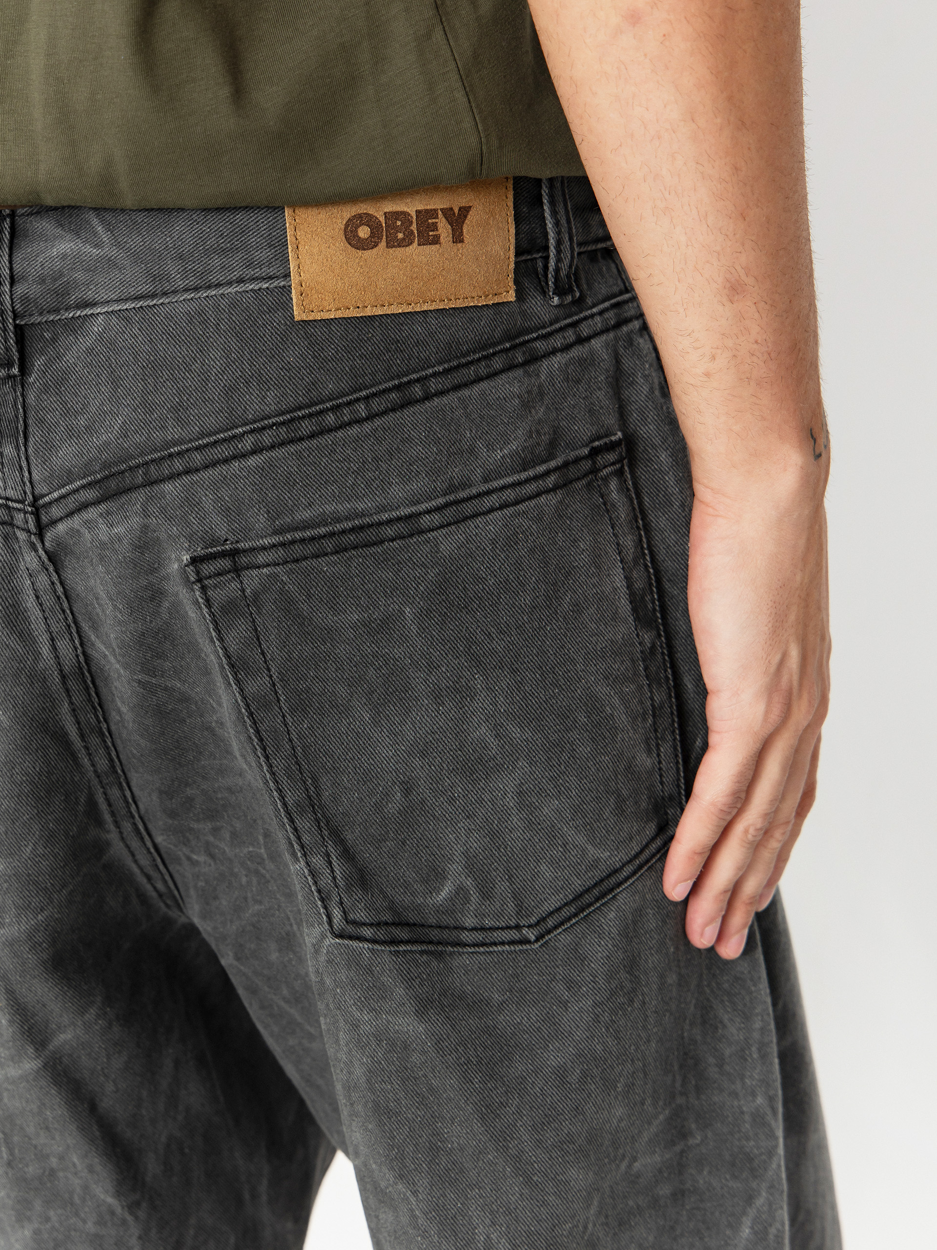 Spodnie OBEY Classic Wrinkle Baggy Denim (black wrinkle wash)