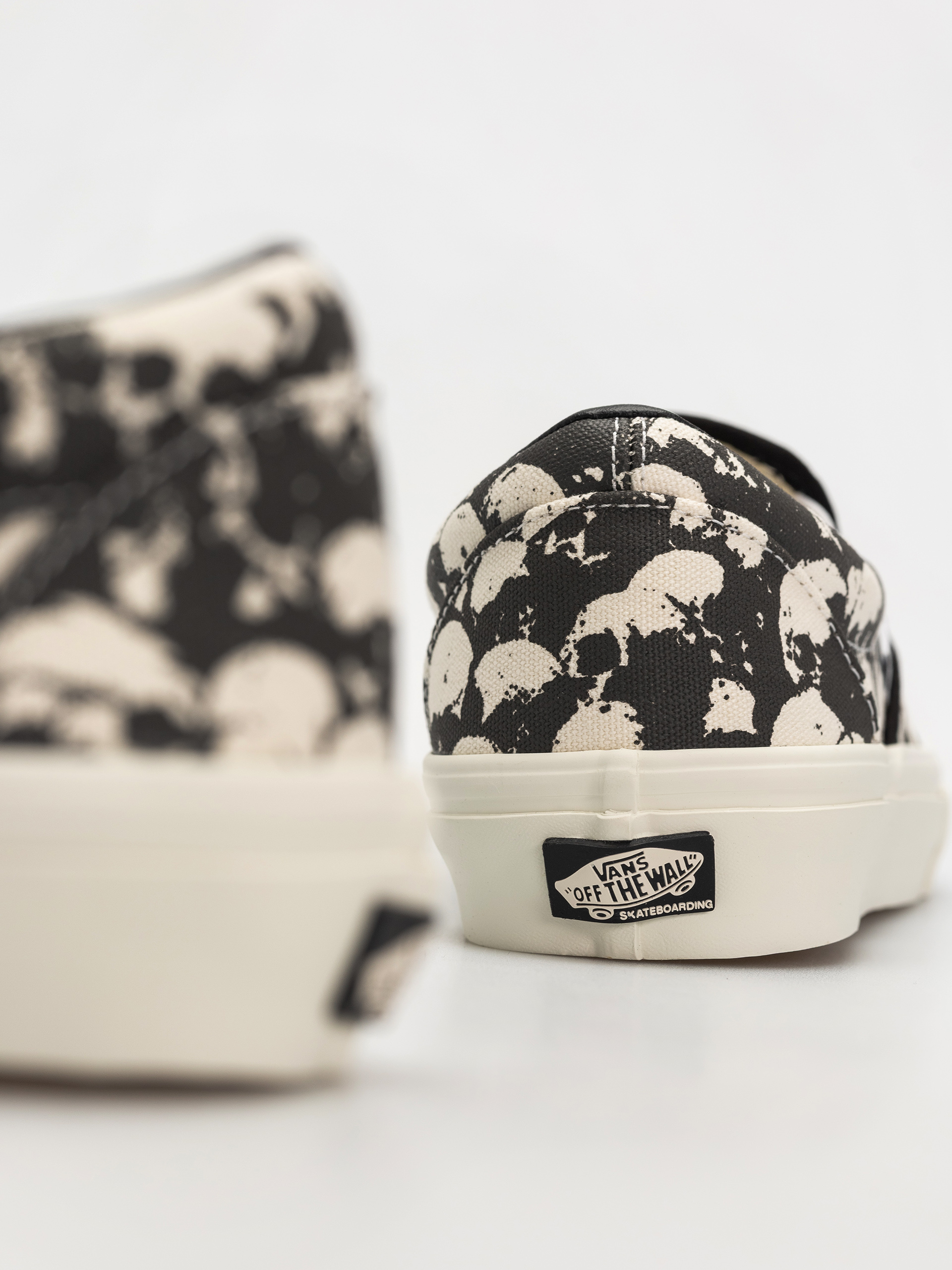 Buty Vans Skate Slip On (skull pile black/white/gum)