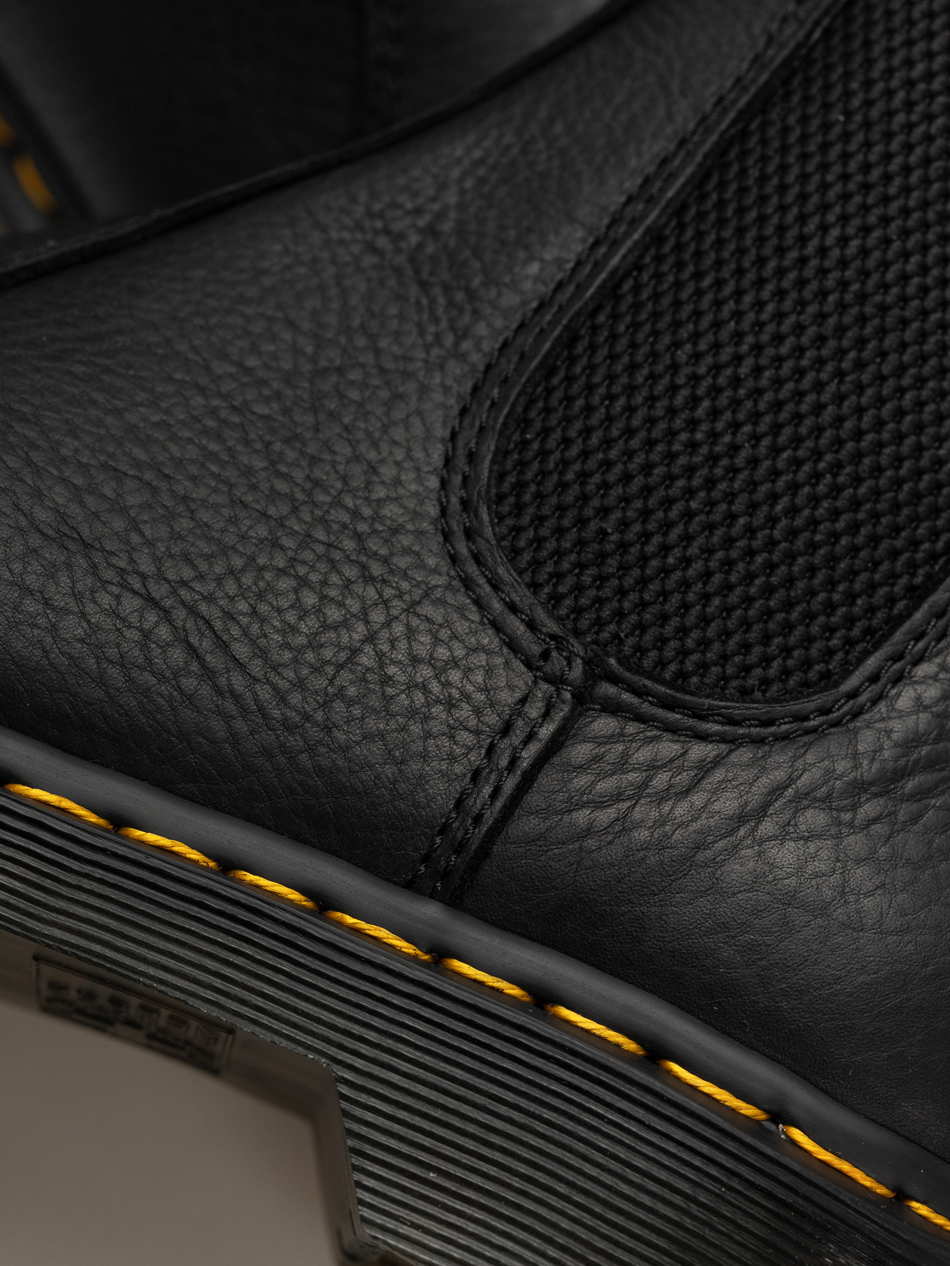 Buty Dr. Martens 2976 Chelsea (black ambassador)