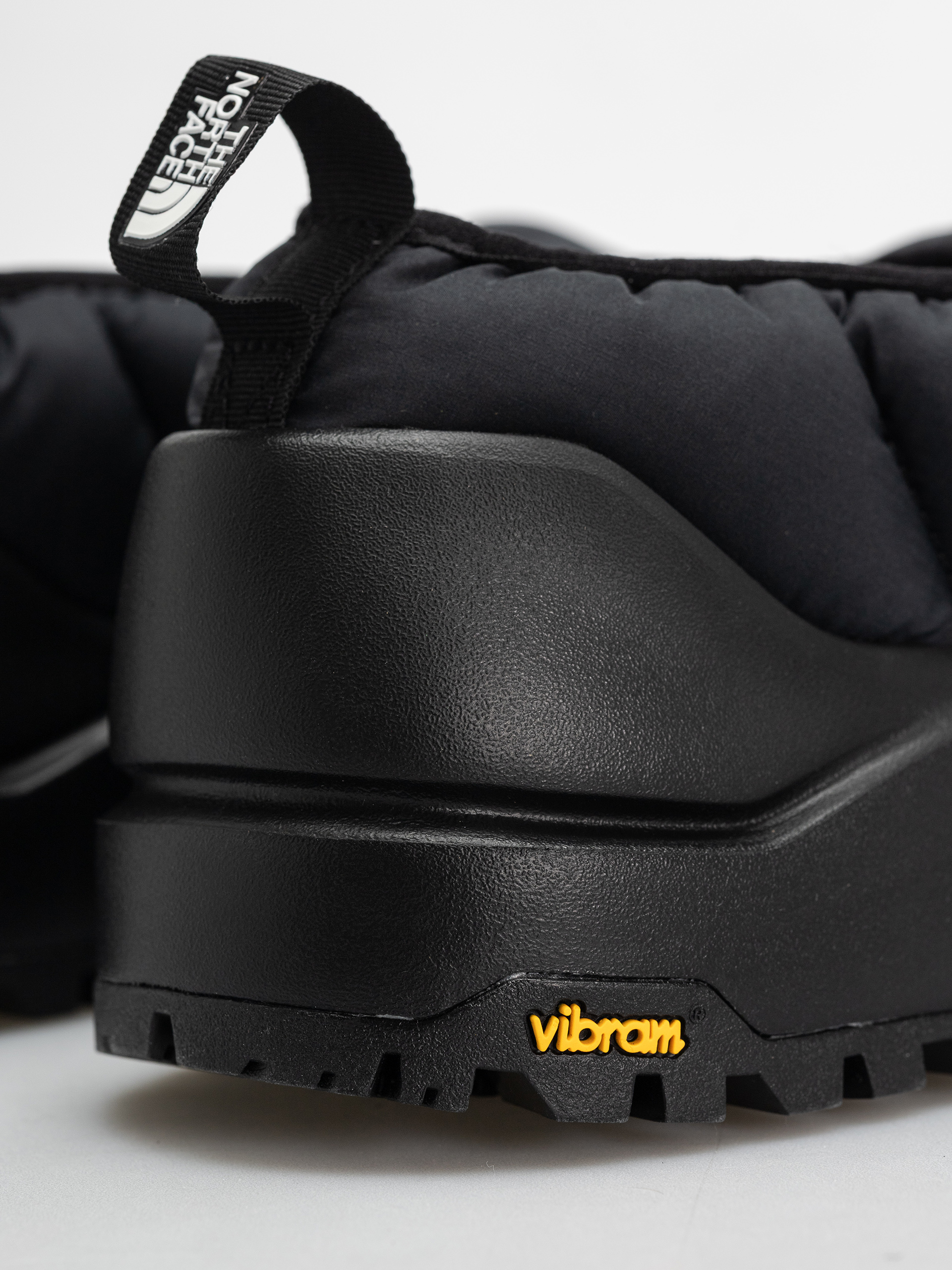 Buty The North Face Base Camp Thermoball Mule (tnf black/tnf black)