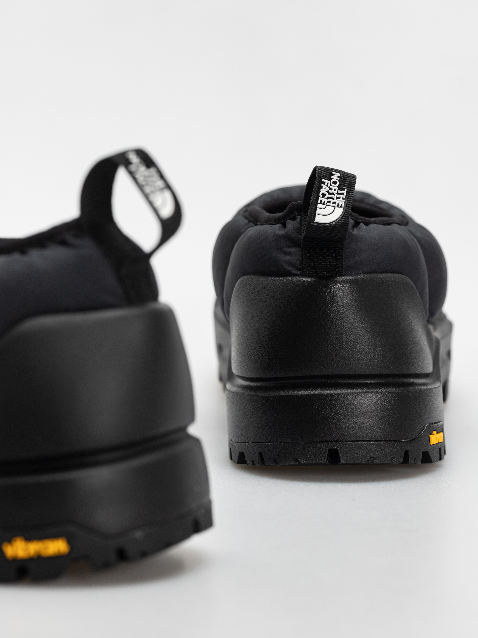 Buty The North Face Base Camp Thermoball Mule (tnf black/tnf black)