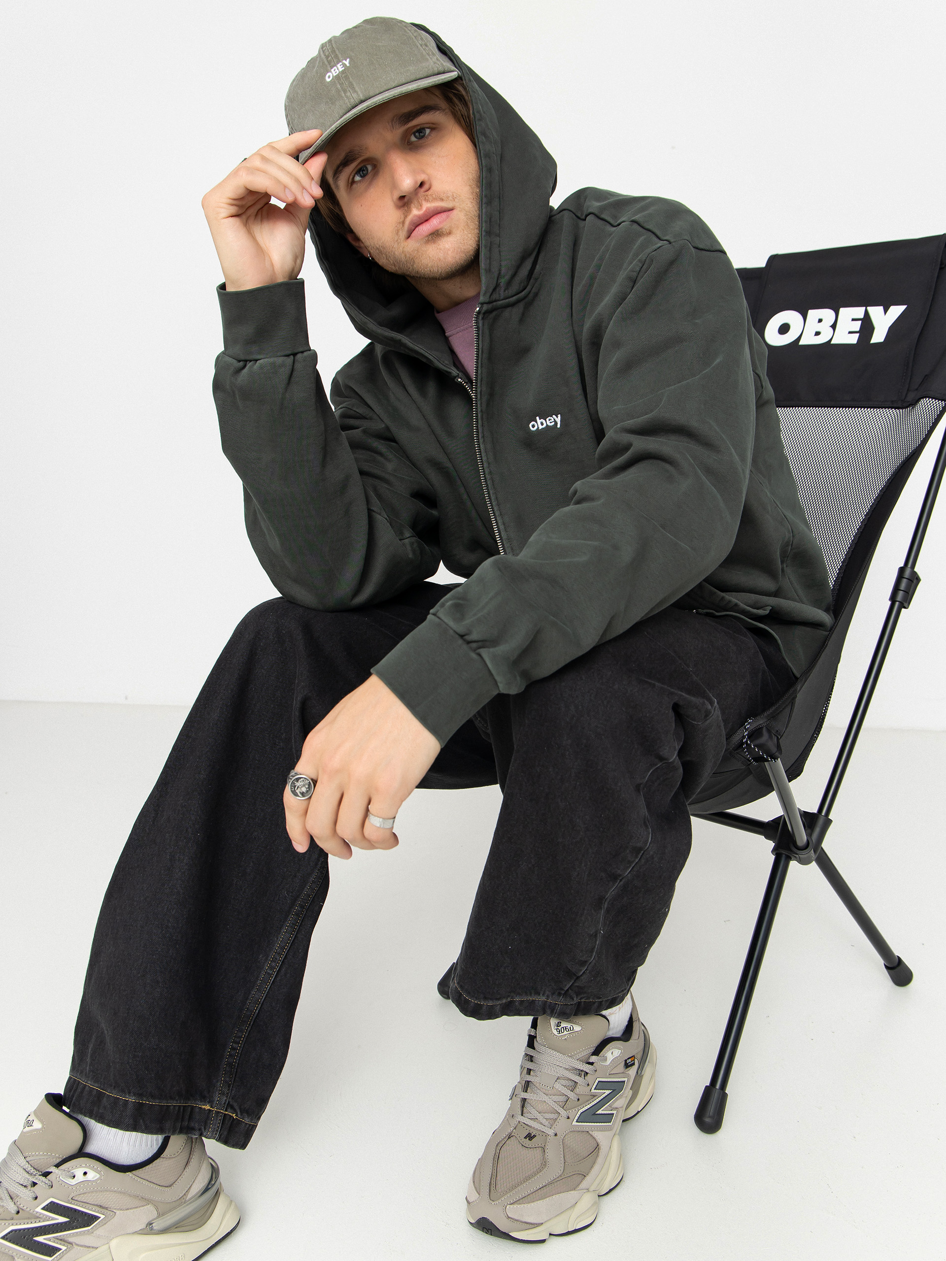 Bluza z kapturem OBEY Lowercase Pigment ZHD (pigment pirate black)