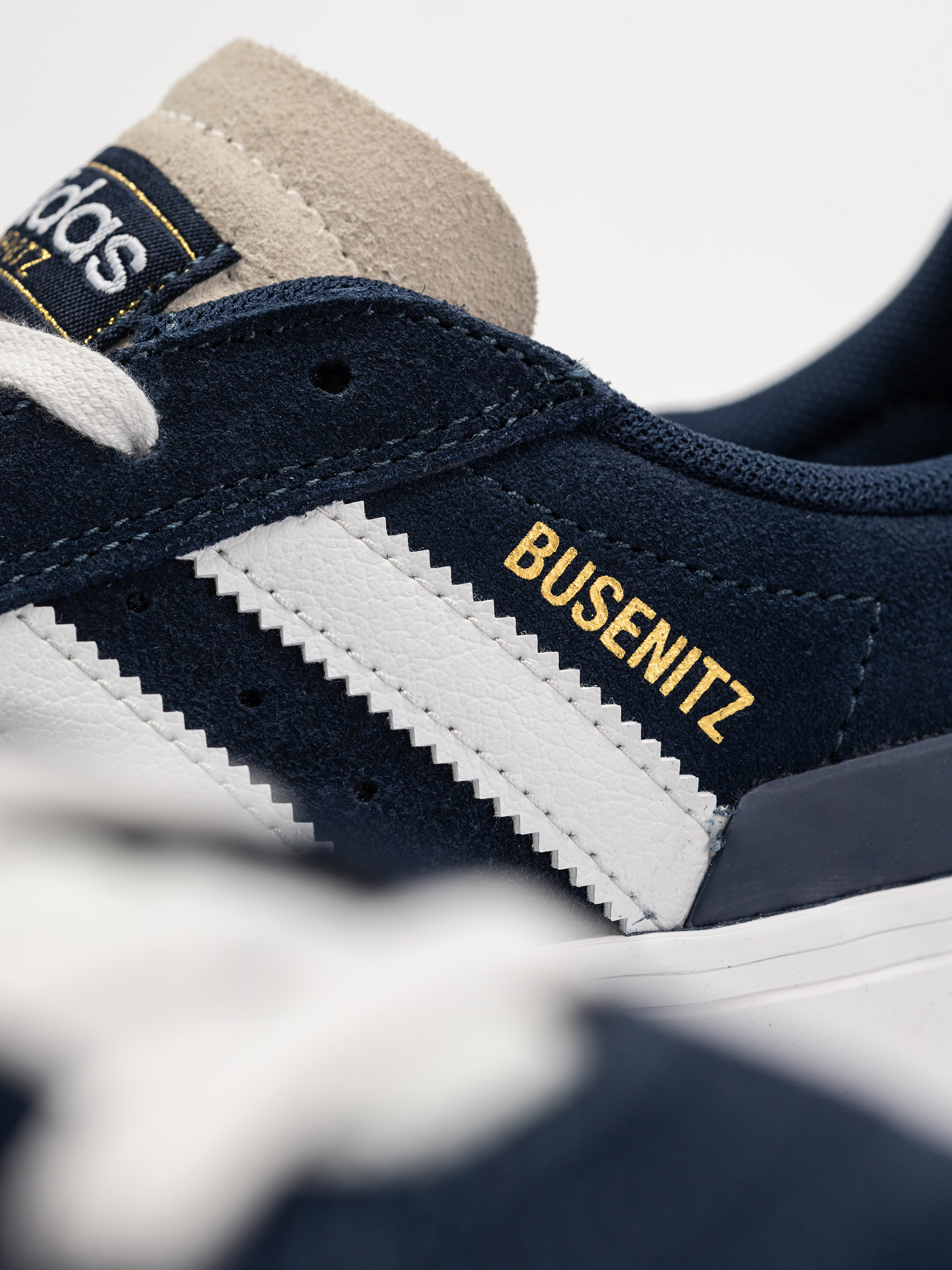 Buty adidas Busenitz Vulc II (conavy/crywht/ftwwht)